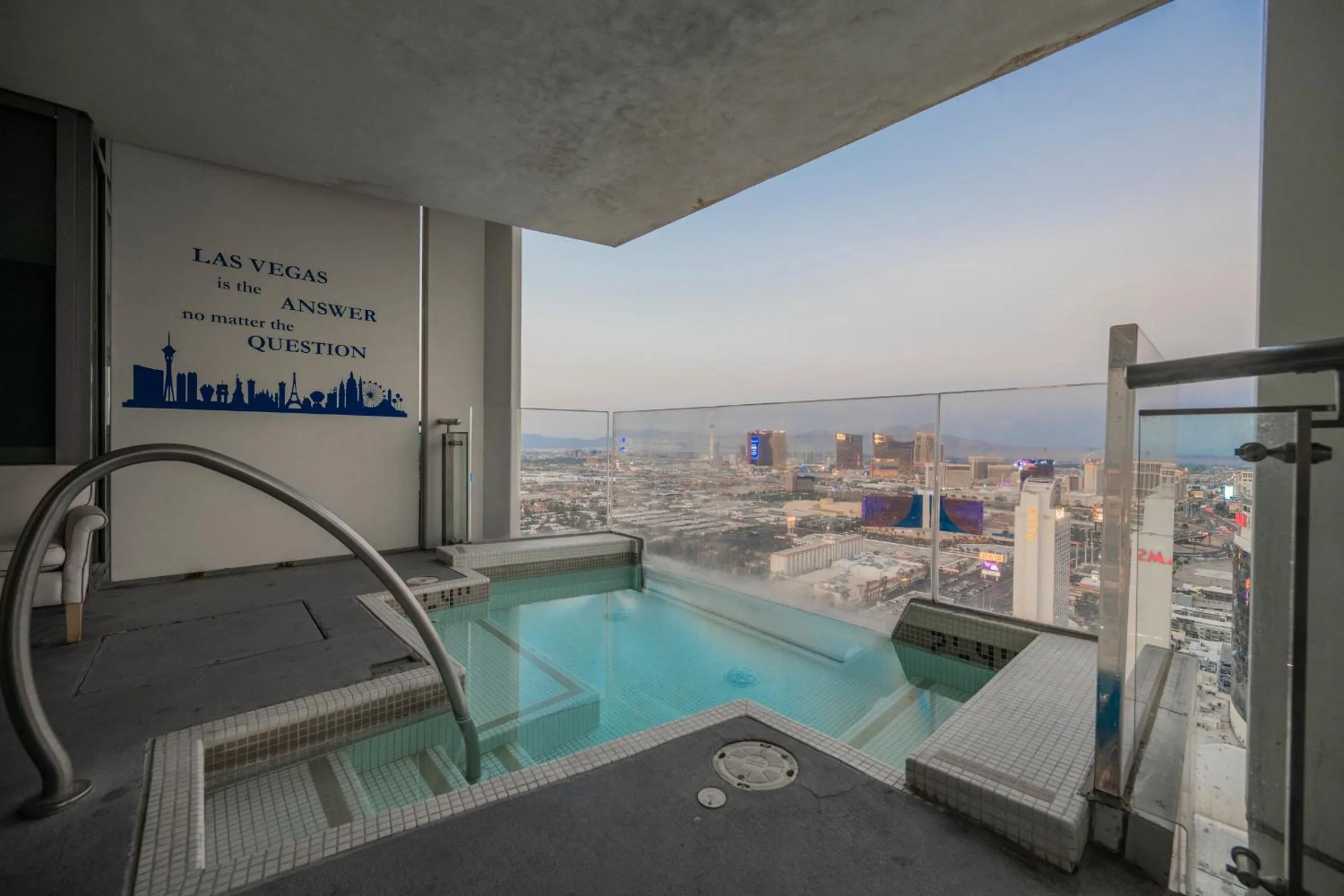 Hot Tub in StripViewSuites at Palms Place