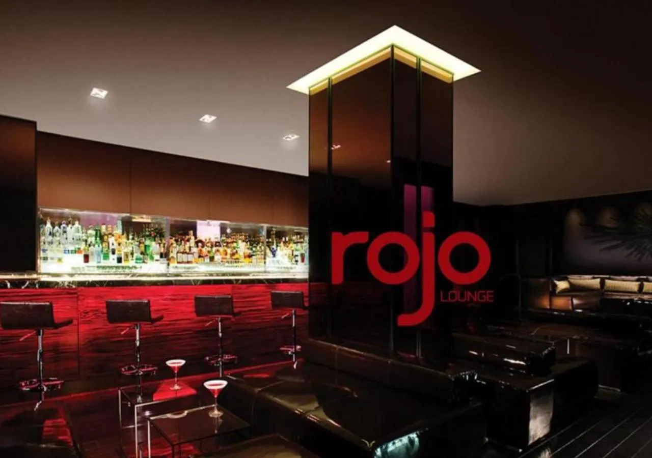 Lounge or bar in StripViewSuites at Palms Place