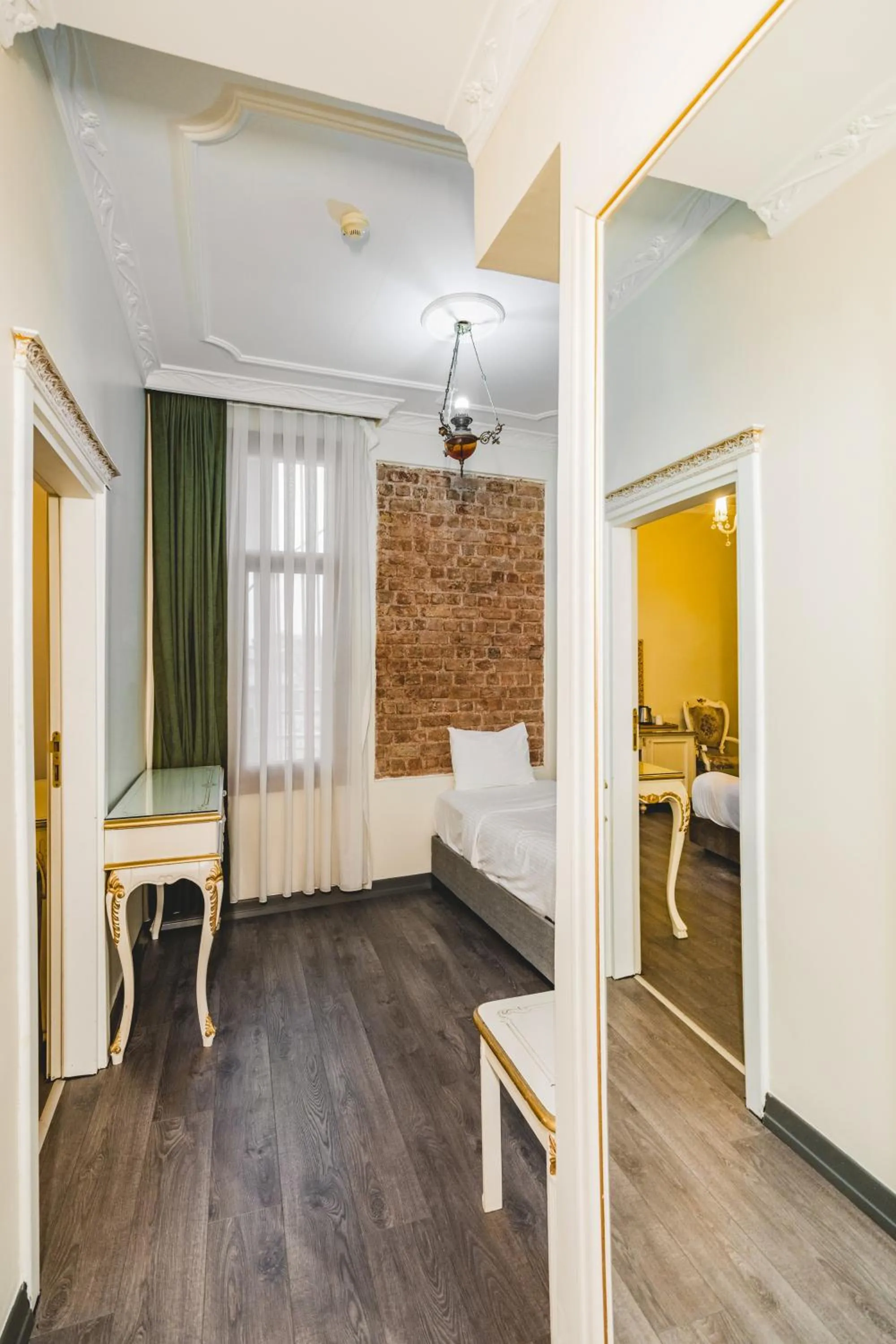 Bed in Hotel Fresia Istanbul