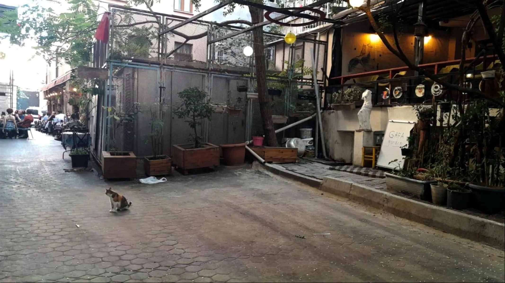 Gafa Garden Hostel & Apartments - Great Location