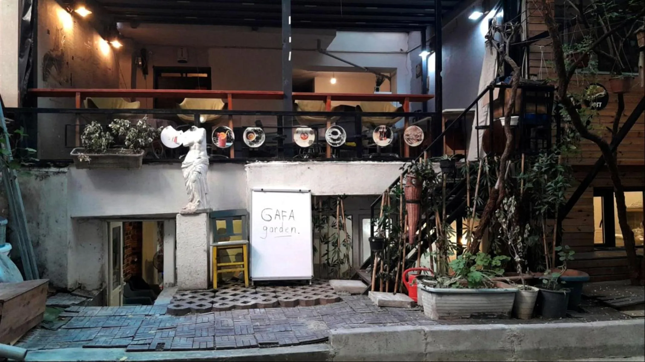 Gafa Garden Hostel & Apartments - Great Location