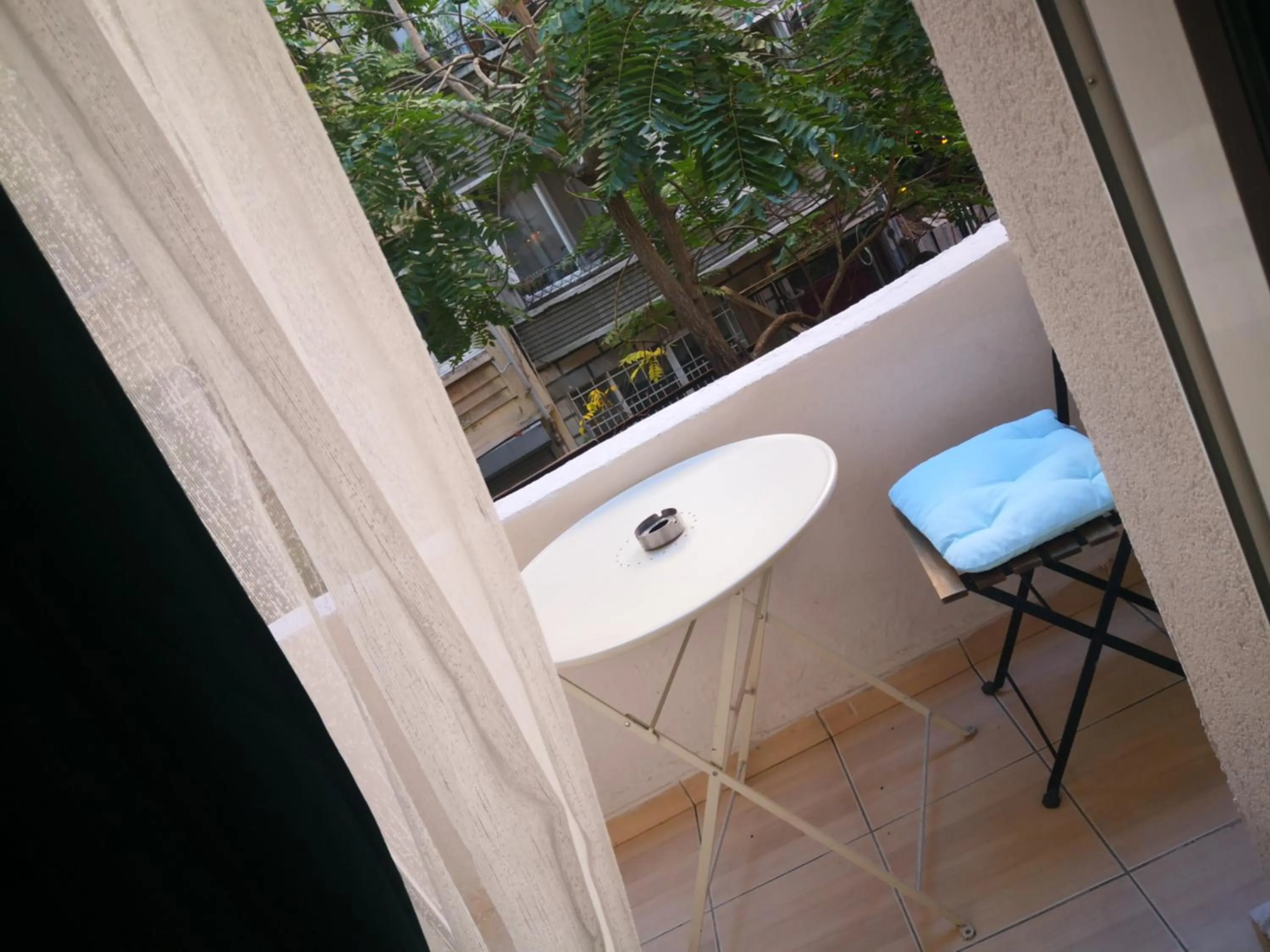 Balcony/Terrace in Gafa Garden Hostel & Apartments - Great Location