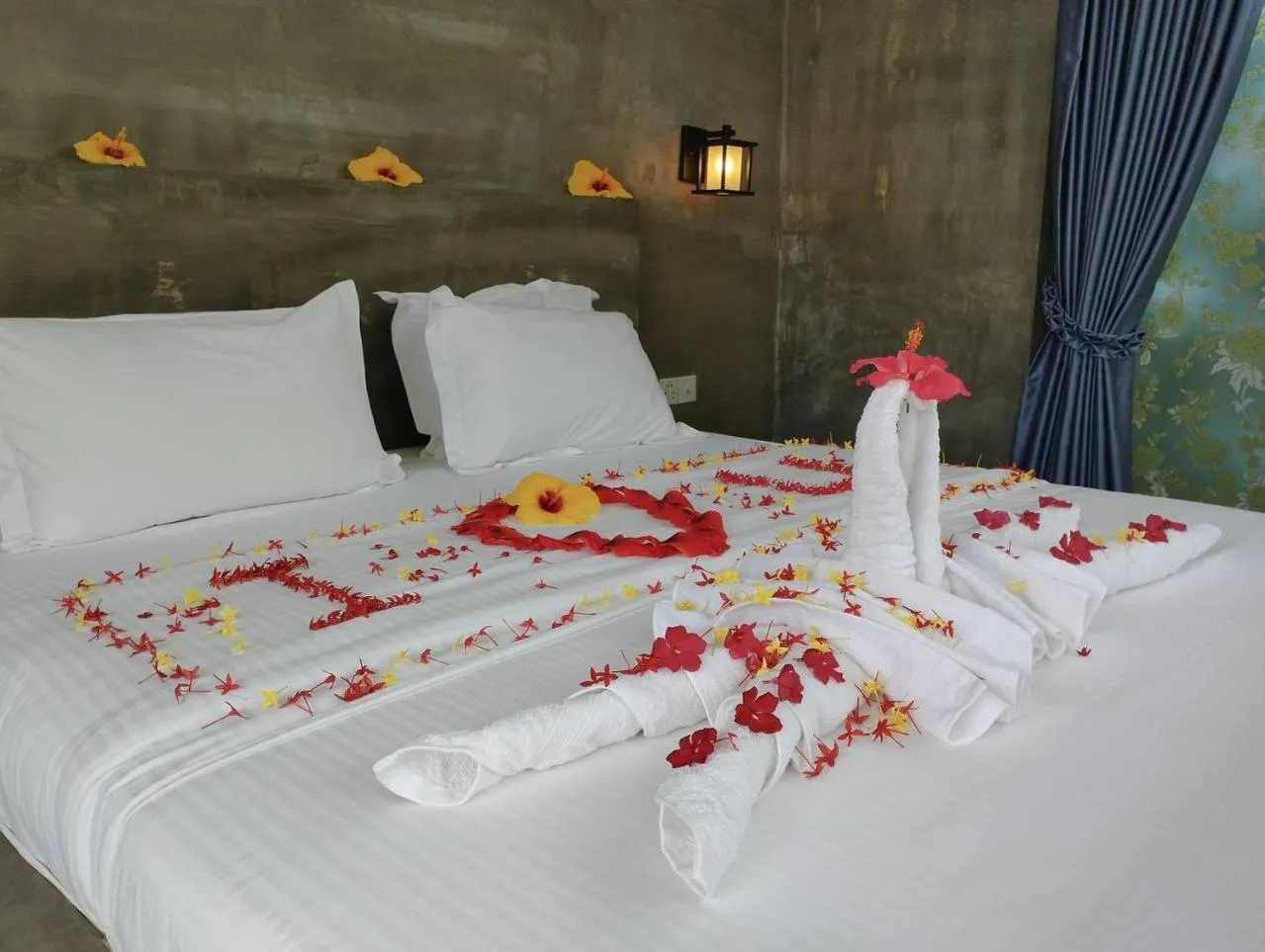 Guests, Bed in Damnak Borey Resort