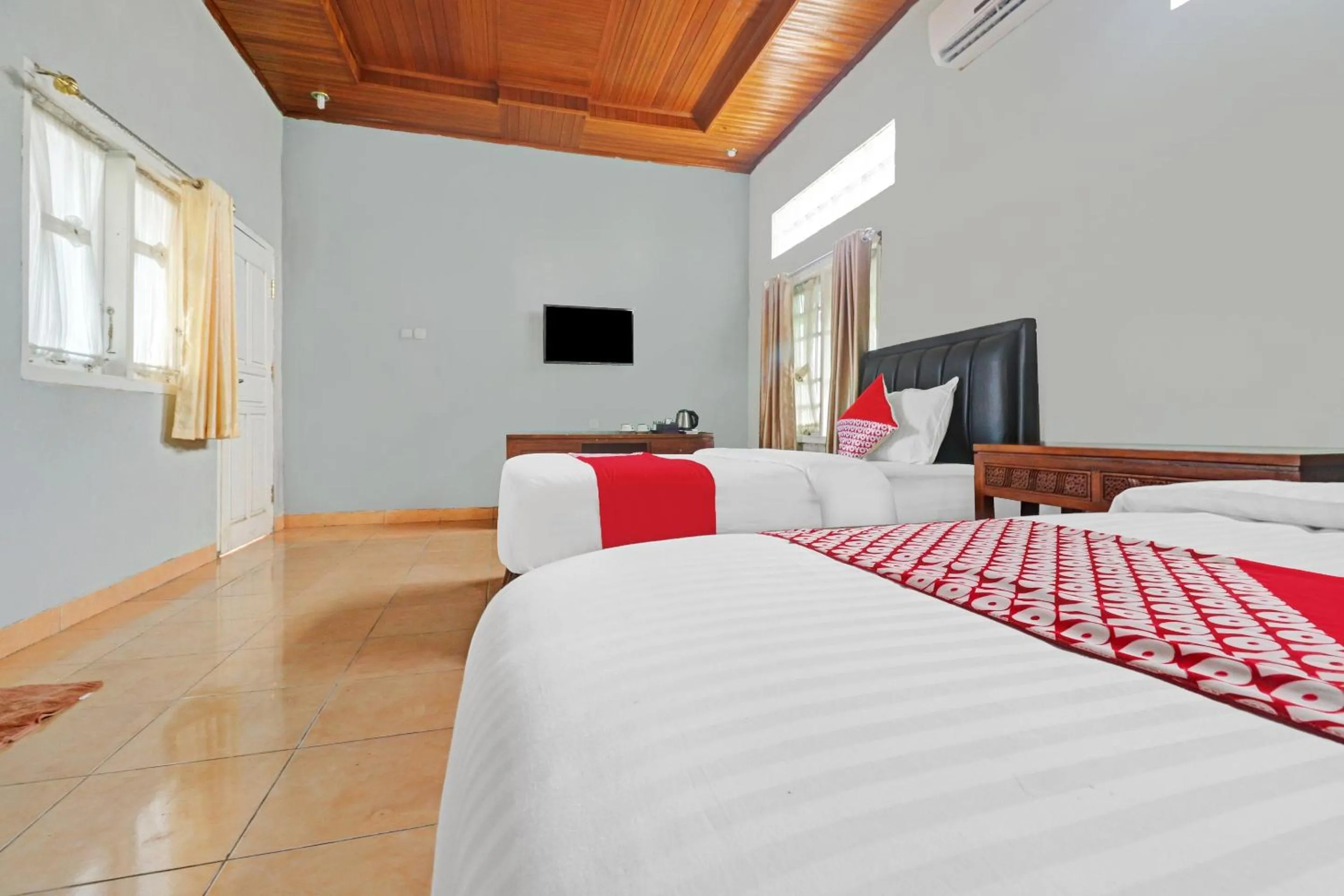 Bedroom, Bed in OYO Life 11350O Hotel R Cantika Syariah