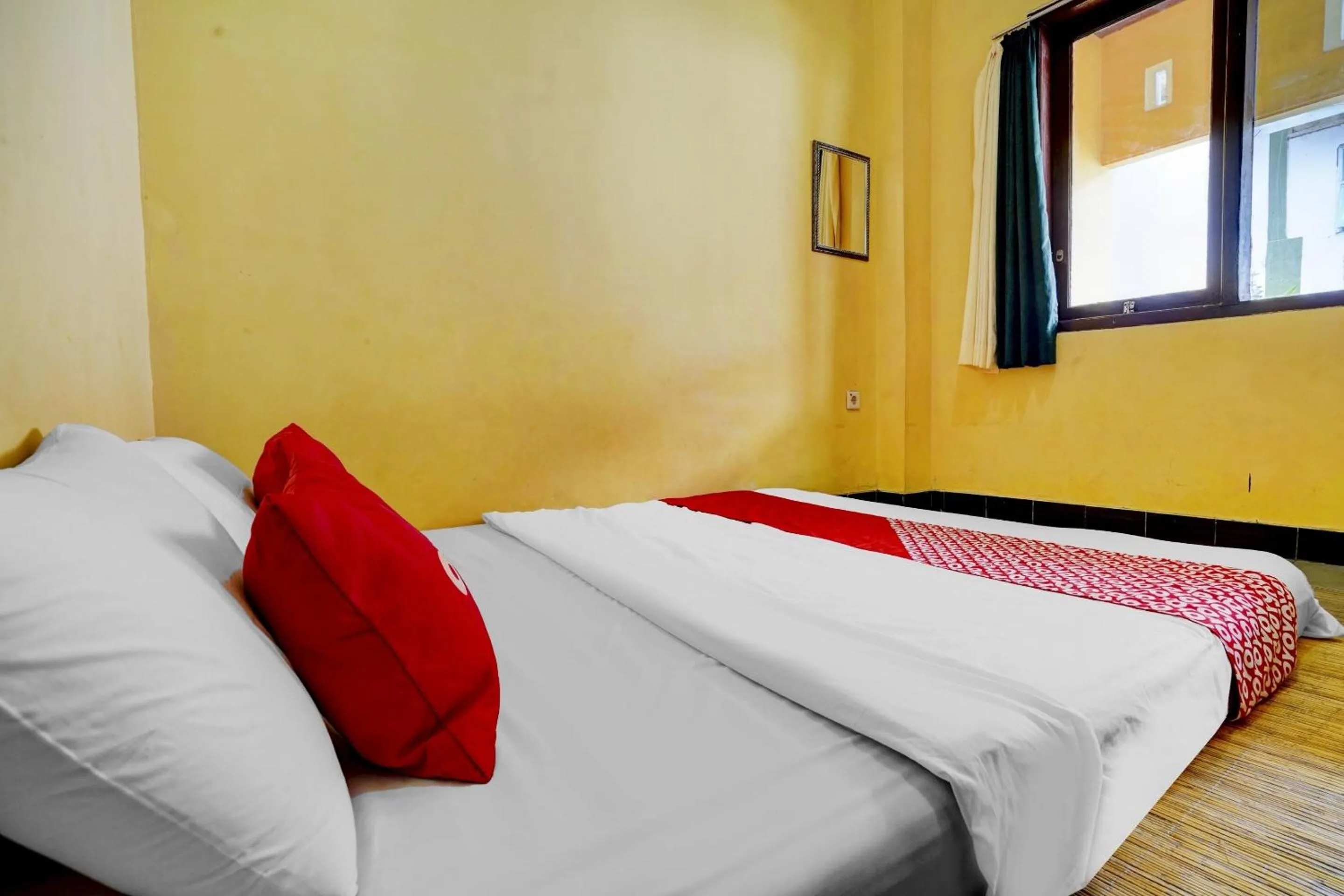 Bedroom, Bed in Hotel O Wisma Al-fahmi Syariah
