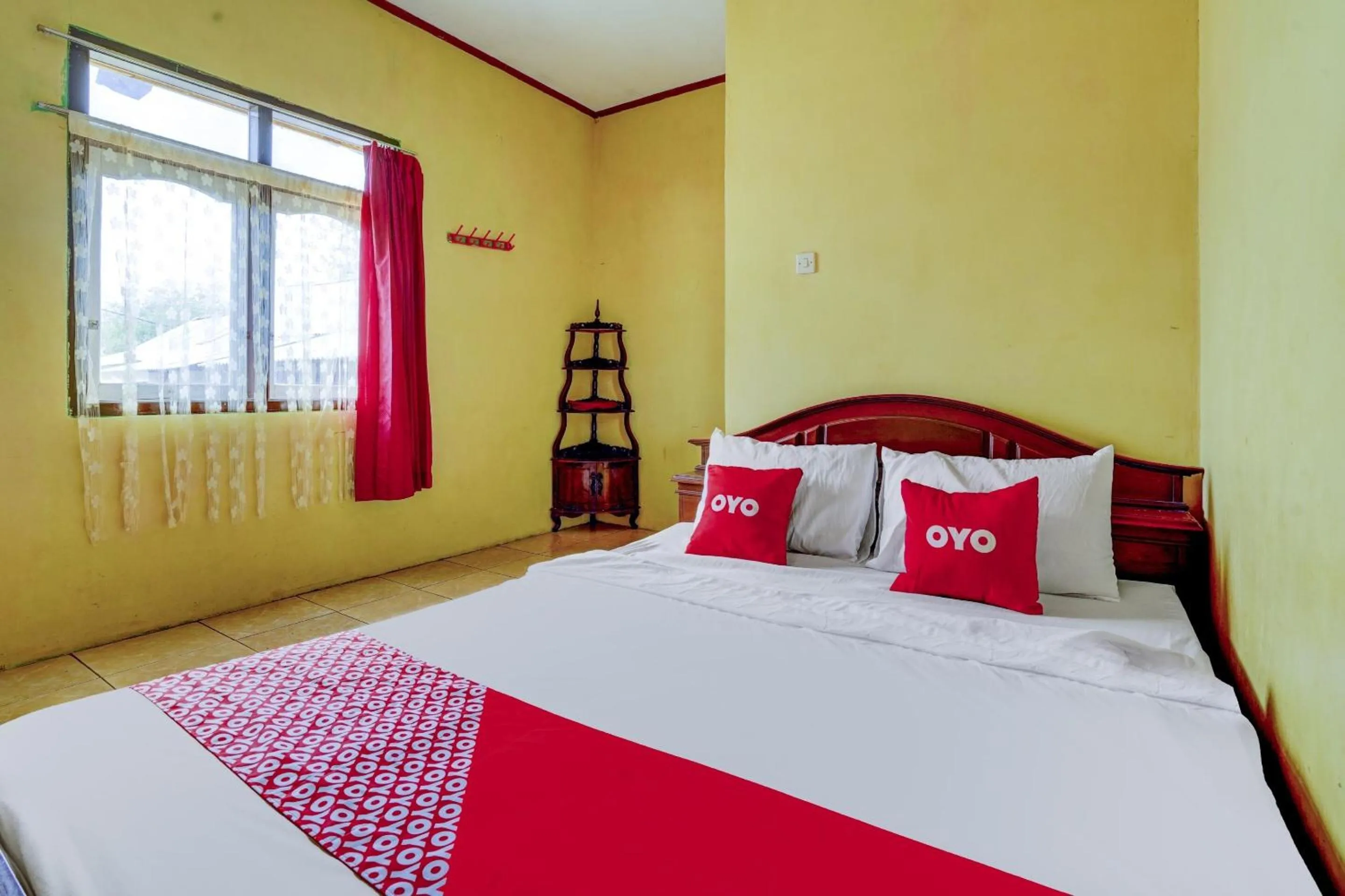 Bedroom, Bed in Hotel O Wisma Al-fahmi Syariah