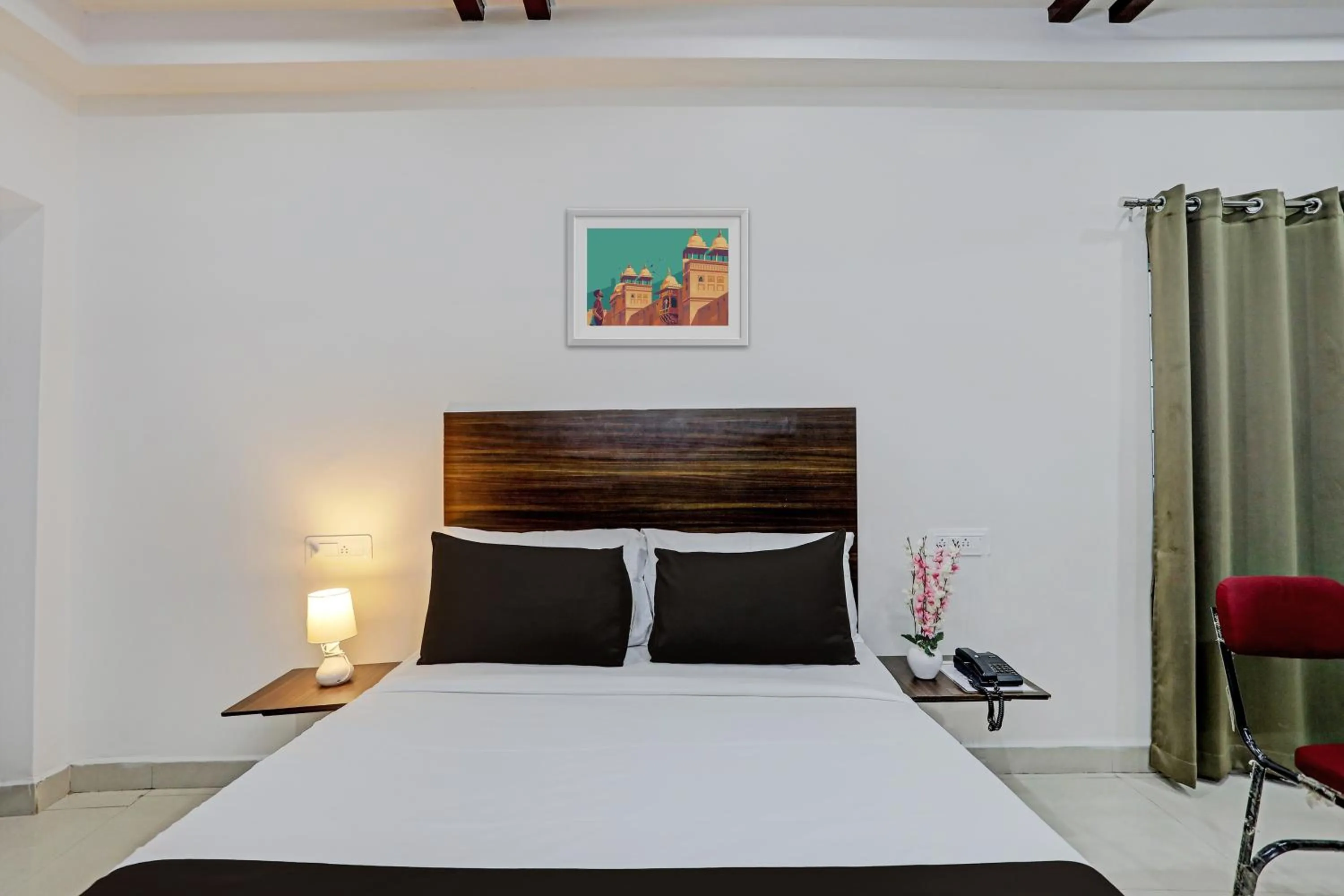 Bedroom in Collection O White House Near KIMS Kondapur.