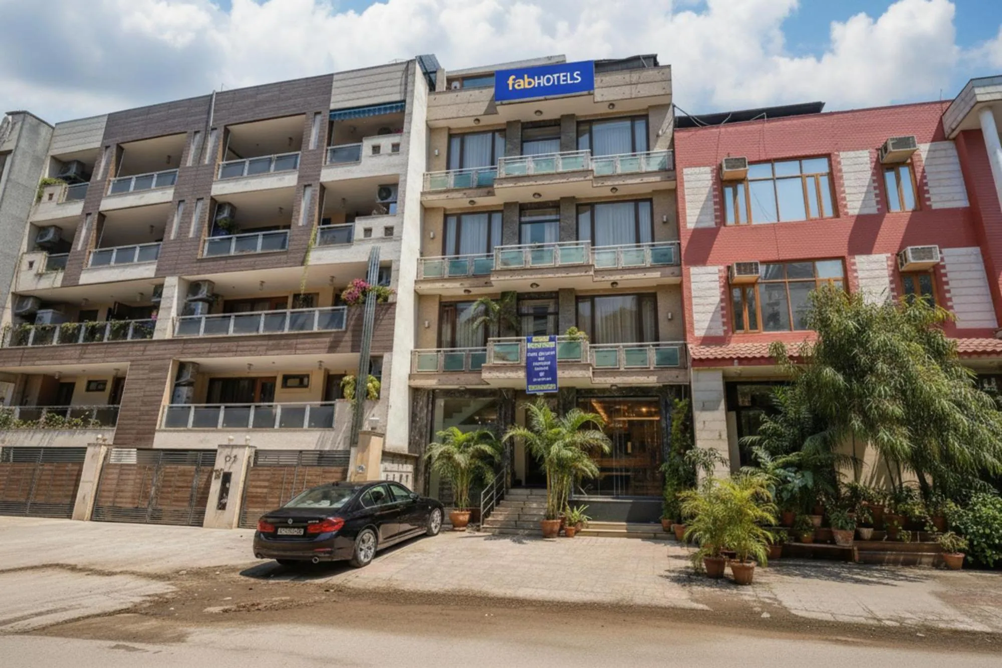 Facade/entrance in Via Happy Residency