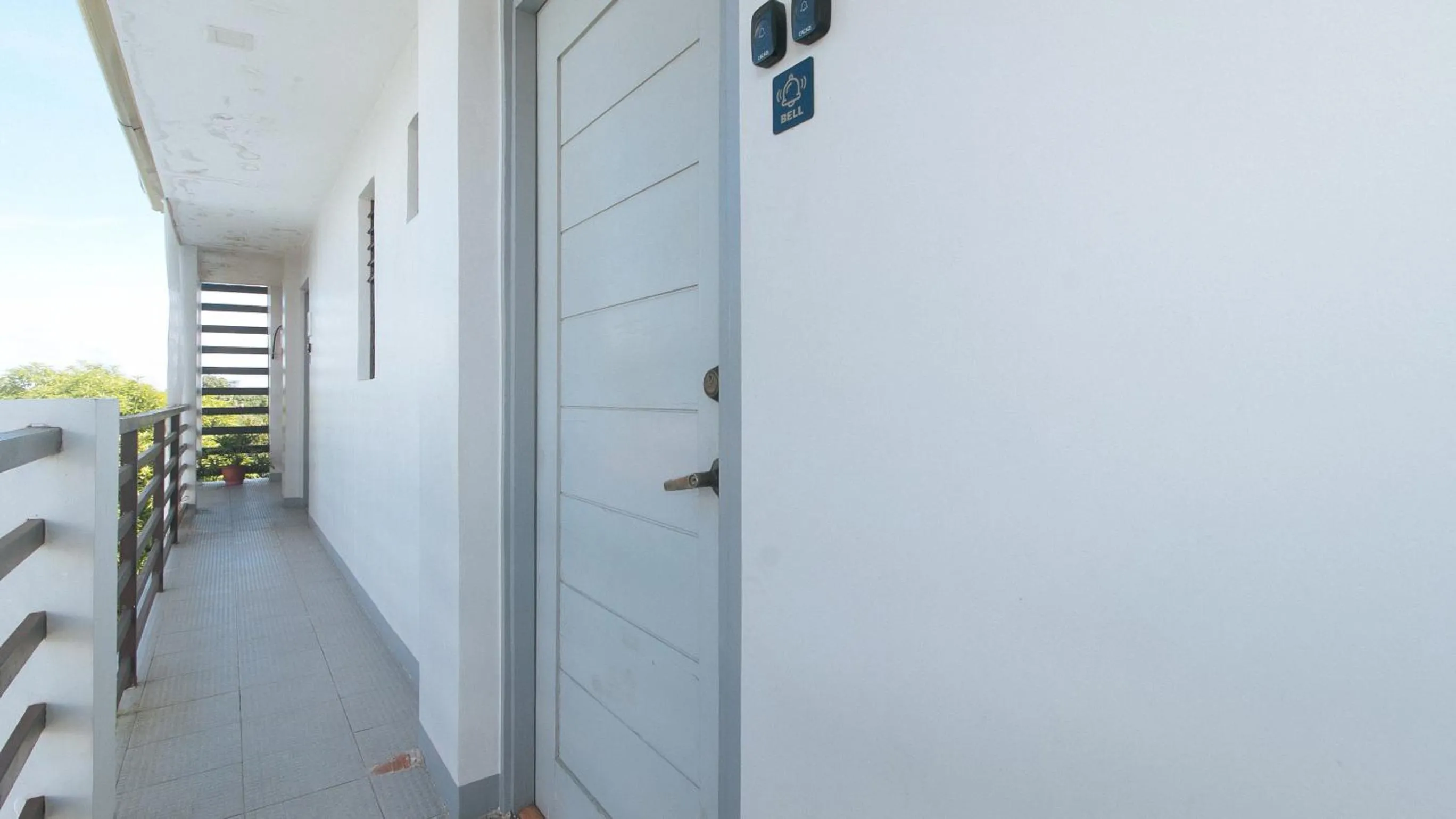 Balcony/Terrace in RedDoorz Hostel @ St. Paul Village LapuLapu