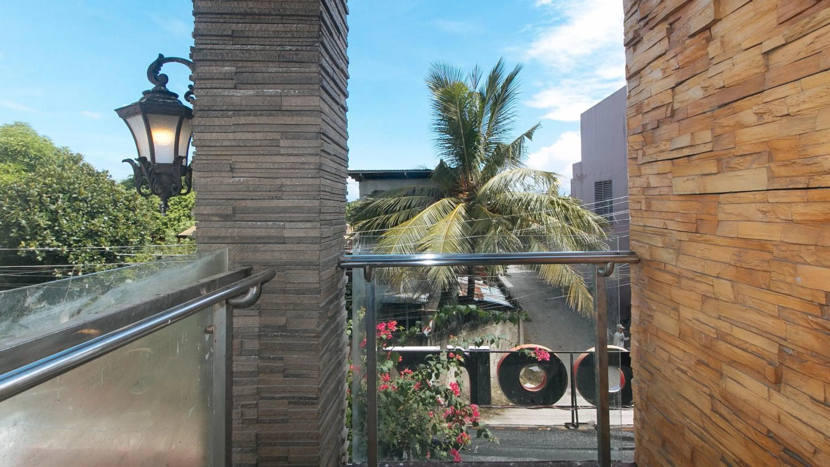 Balcony/Terrace in RedDoorz Hostel @ St. Paul Village LapuLapu