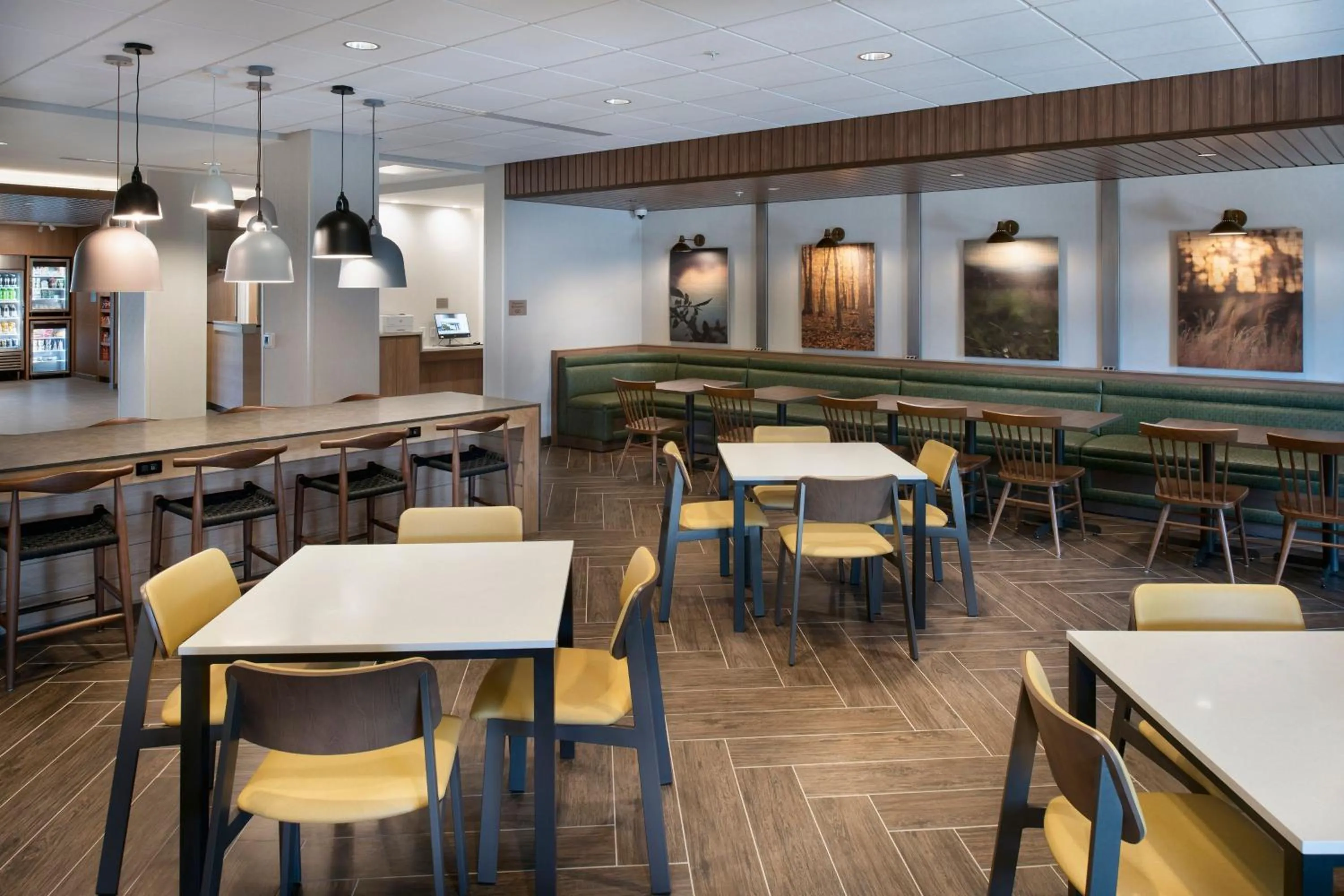 Restaurant/places to eat in Fairfield by Marriott Inn & Suites Memphis Arlington