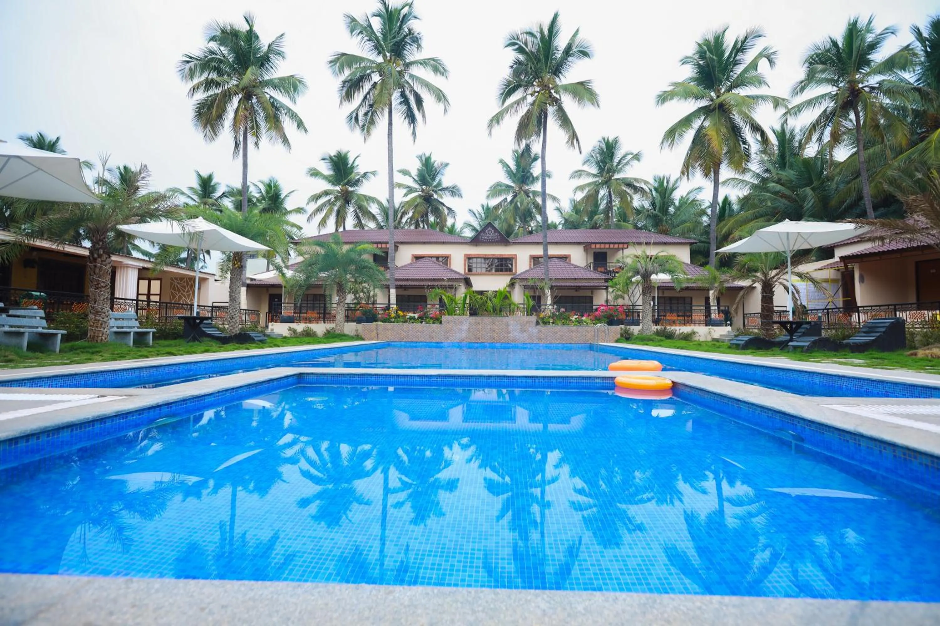 Swimming pool in Royal Destiny Resort