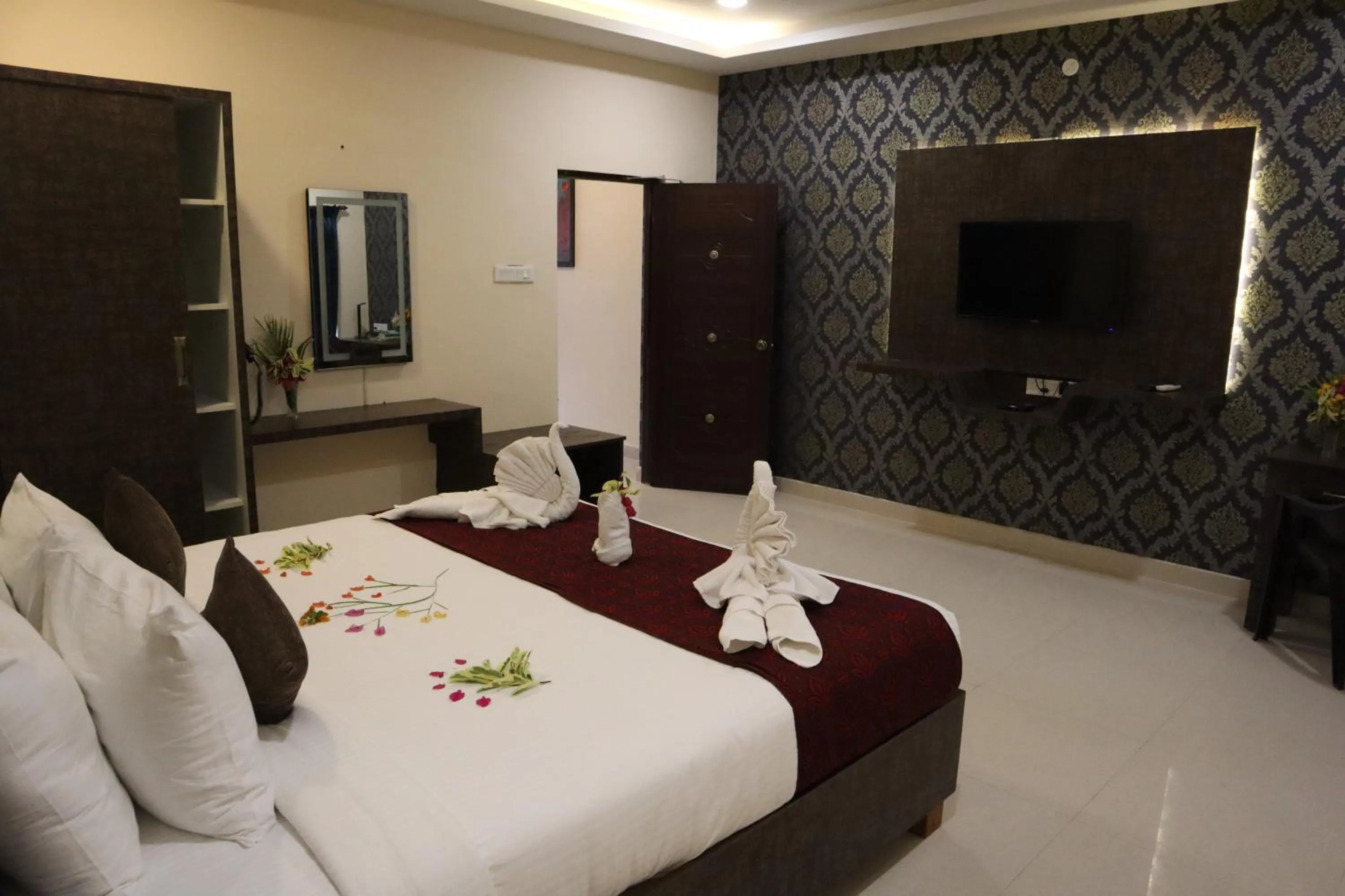 Bedroom, Bed in Royal Destiny Resort