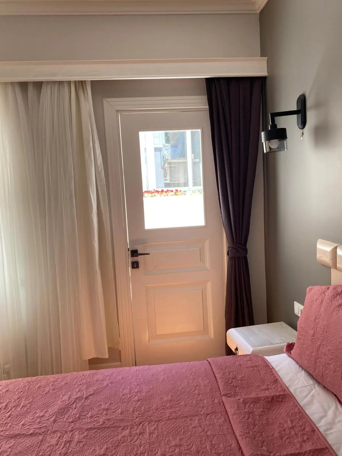 Bed in White Island Boutique Otel