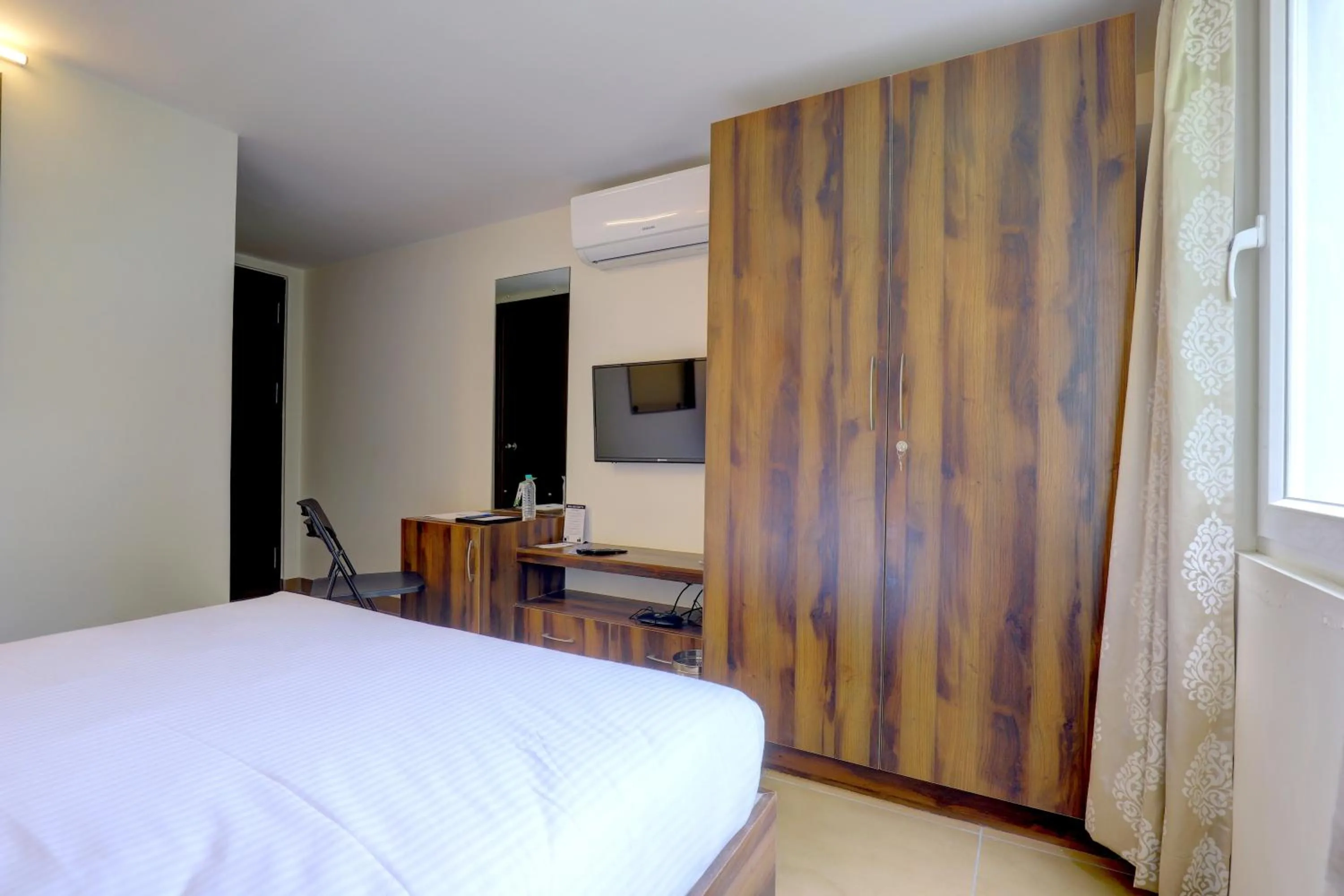 Bed in MySpace Express GD Inn