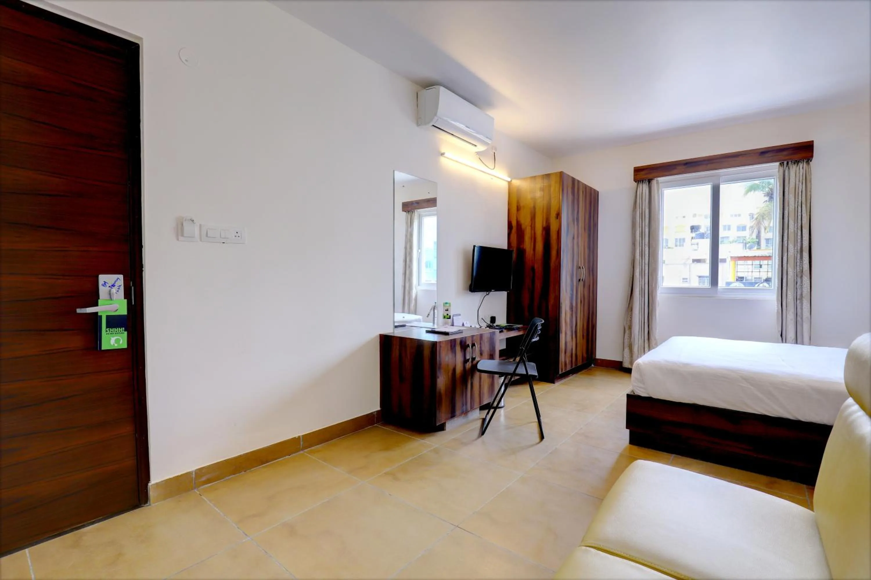 Photo of the whole room, Bed in MySpace Express GD Inn