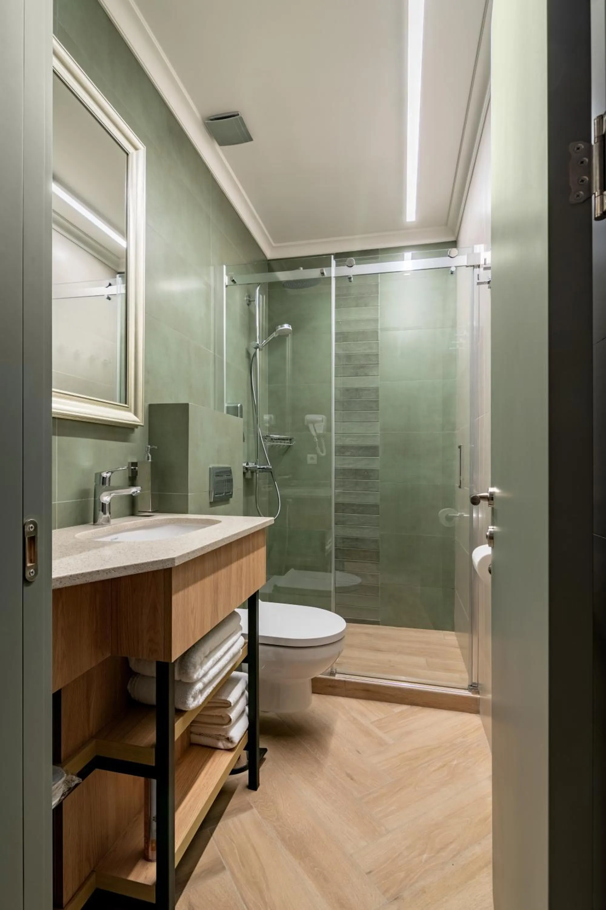 Bathroom in Hotel Old Wall