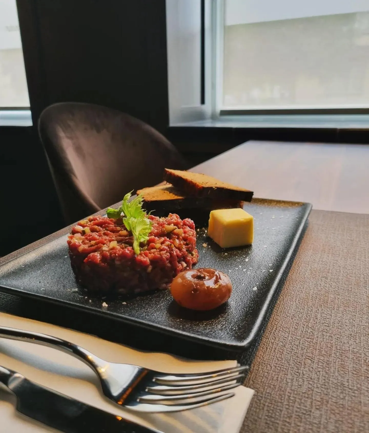 Restaurant/places to eat in Brut Wine Hotel