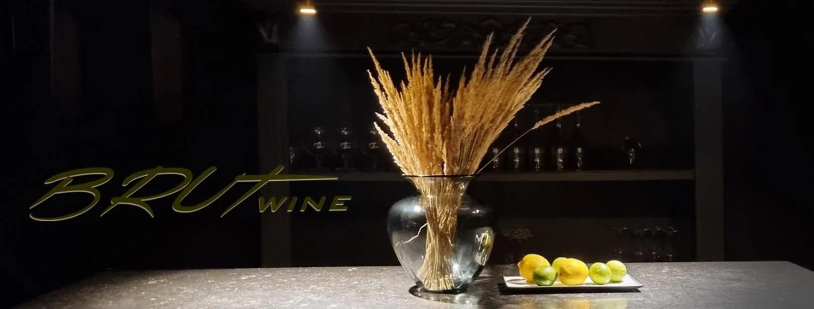 Restaurant/places to eat in Brut Wine Hotel