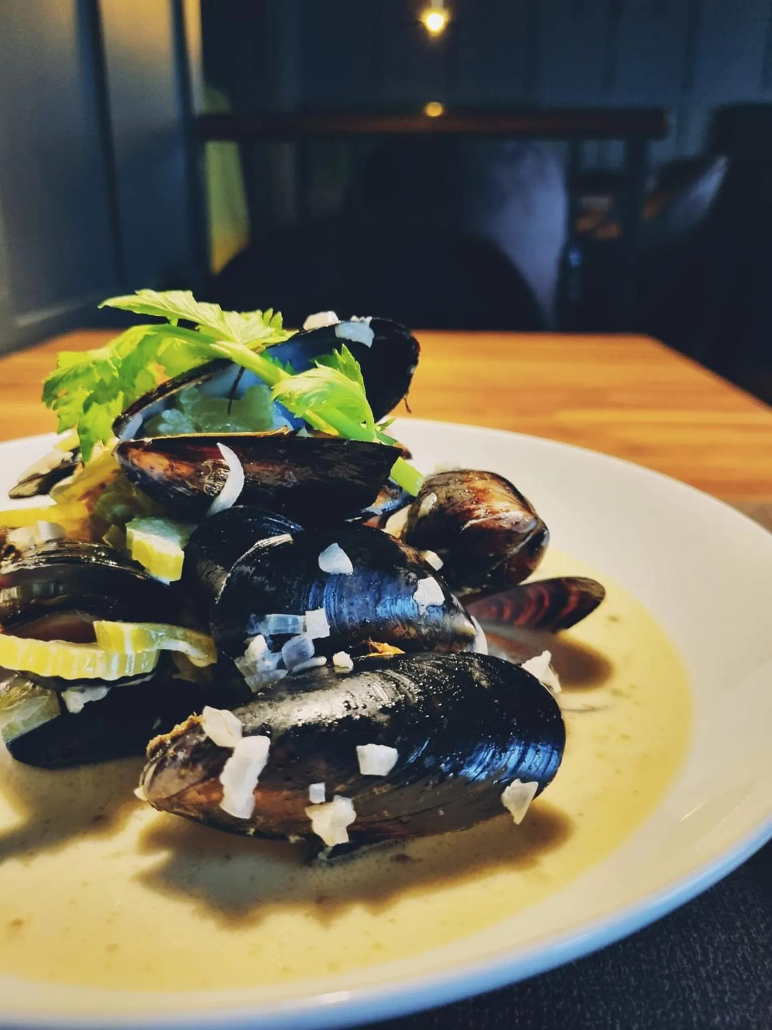 Restaurant/places to eat in Brut Wine Hotel