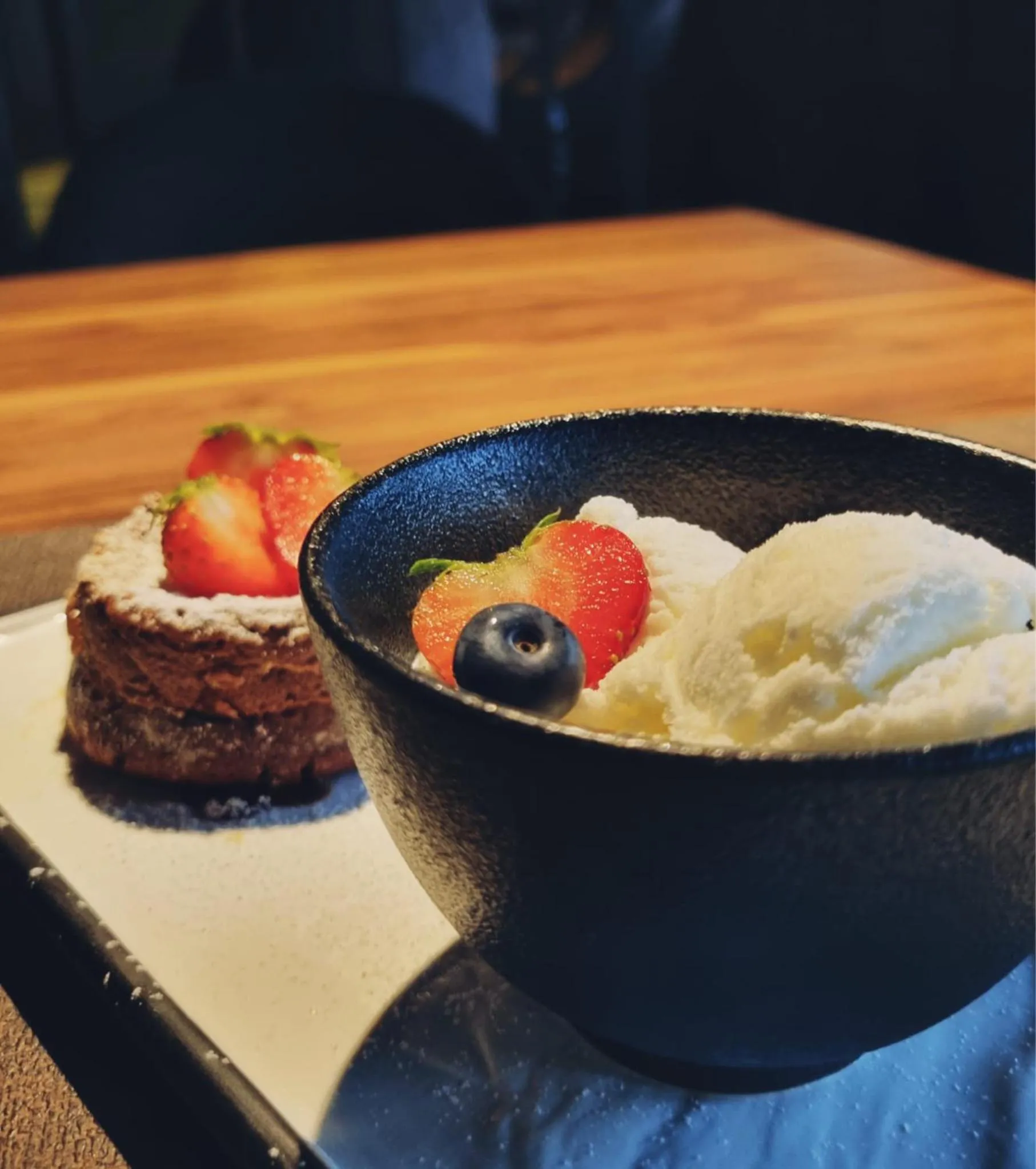 Restaurant/places to eat in Brut Wine Hotel