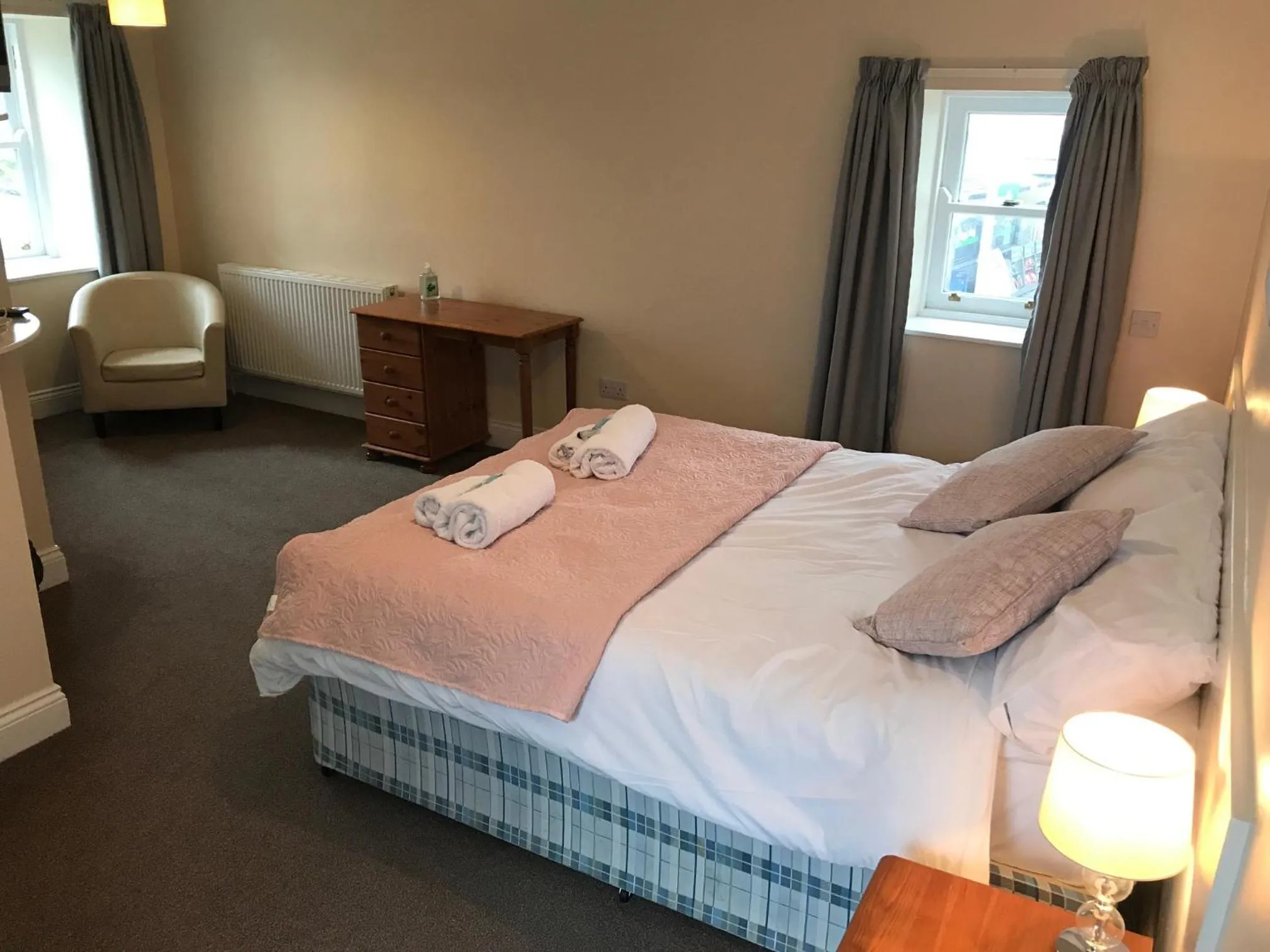 Bedroom, Bed in The Maxwell Arms Hotel