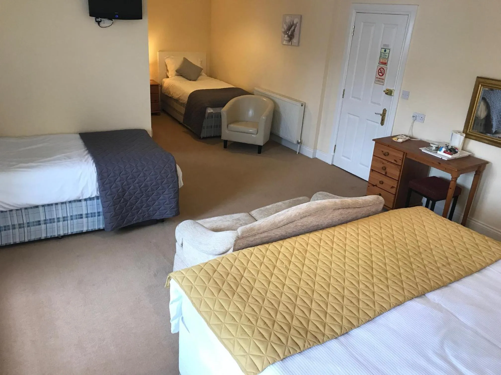 Bedroom, Bed in The Maxwell Arms Hotel