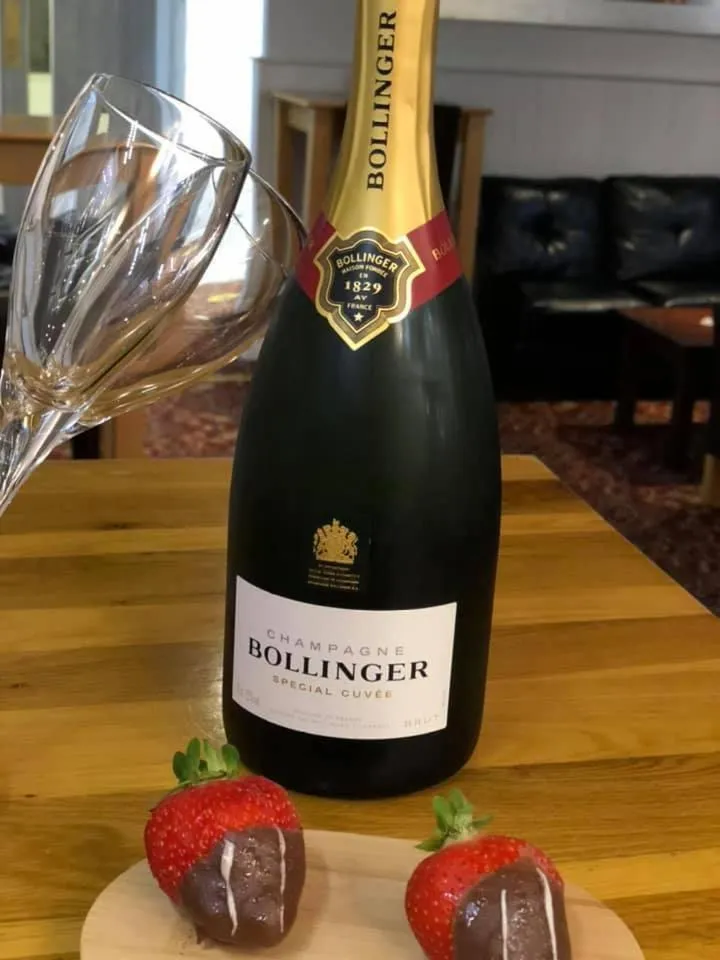 Drinks in The Shoulder at Hardstoft