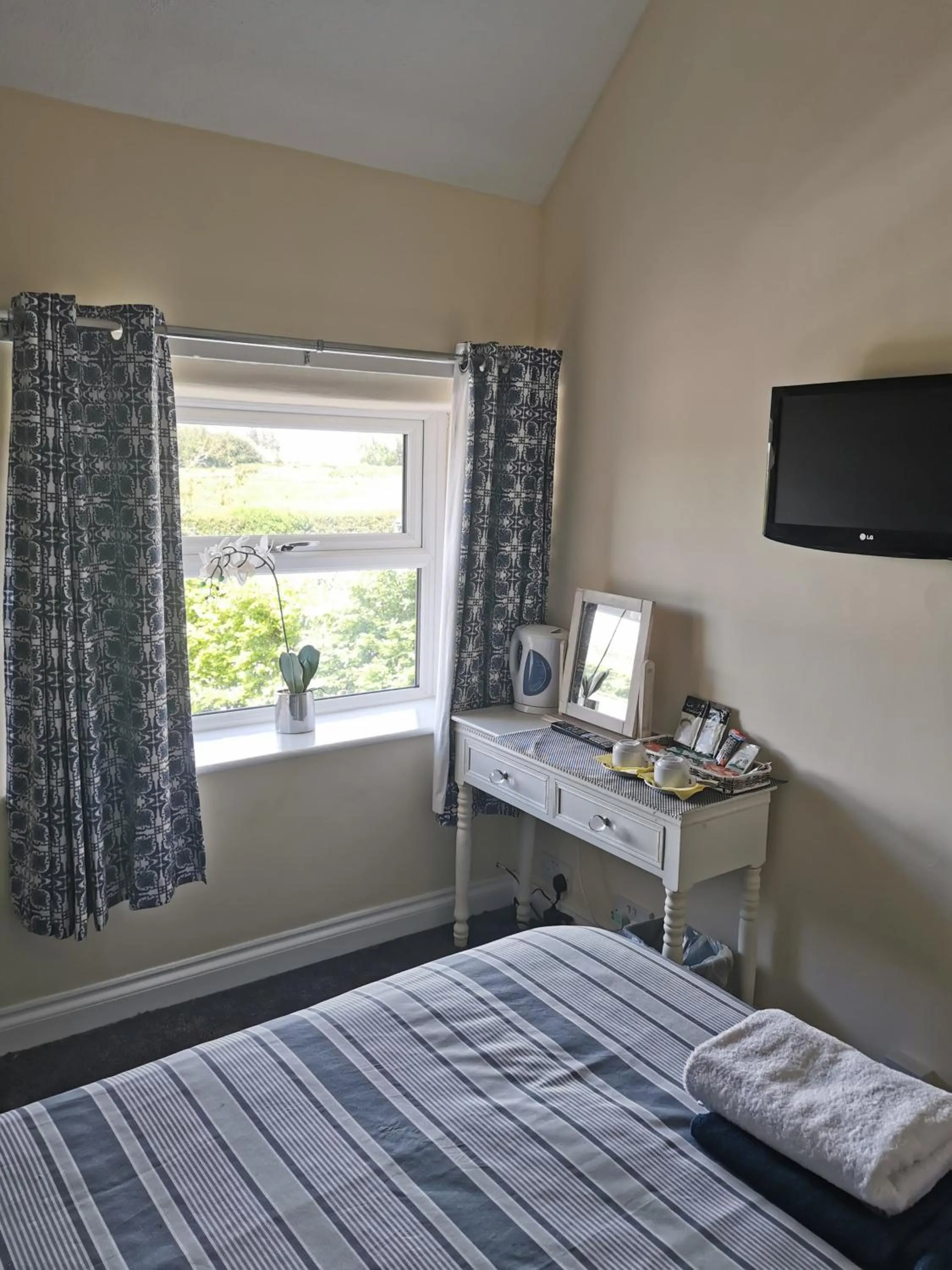 Bed in The Shoulder at Hardstoft