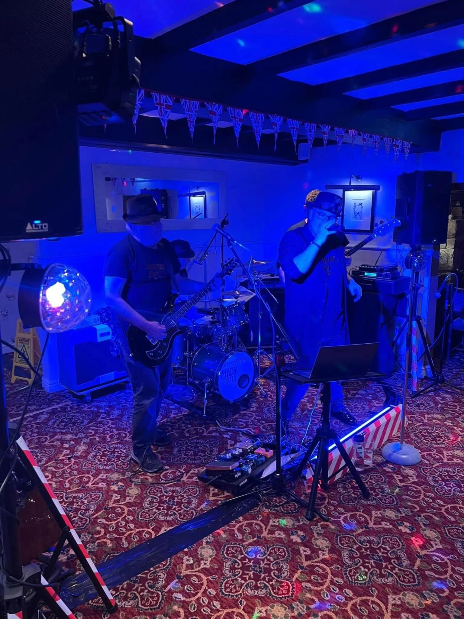 Lounge or bar in The Shoulder at Hardstoft