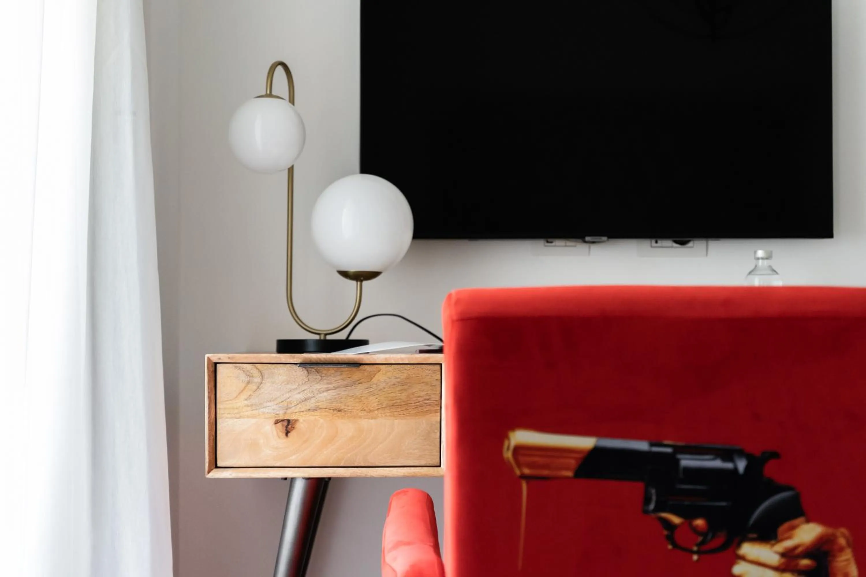 TV and multimedia in CasAunoE Boutique Hotel