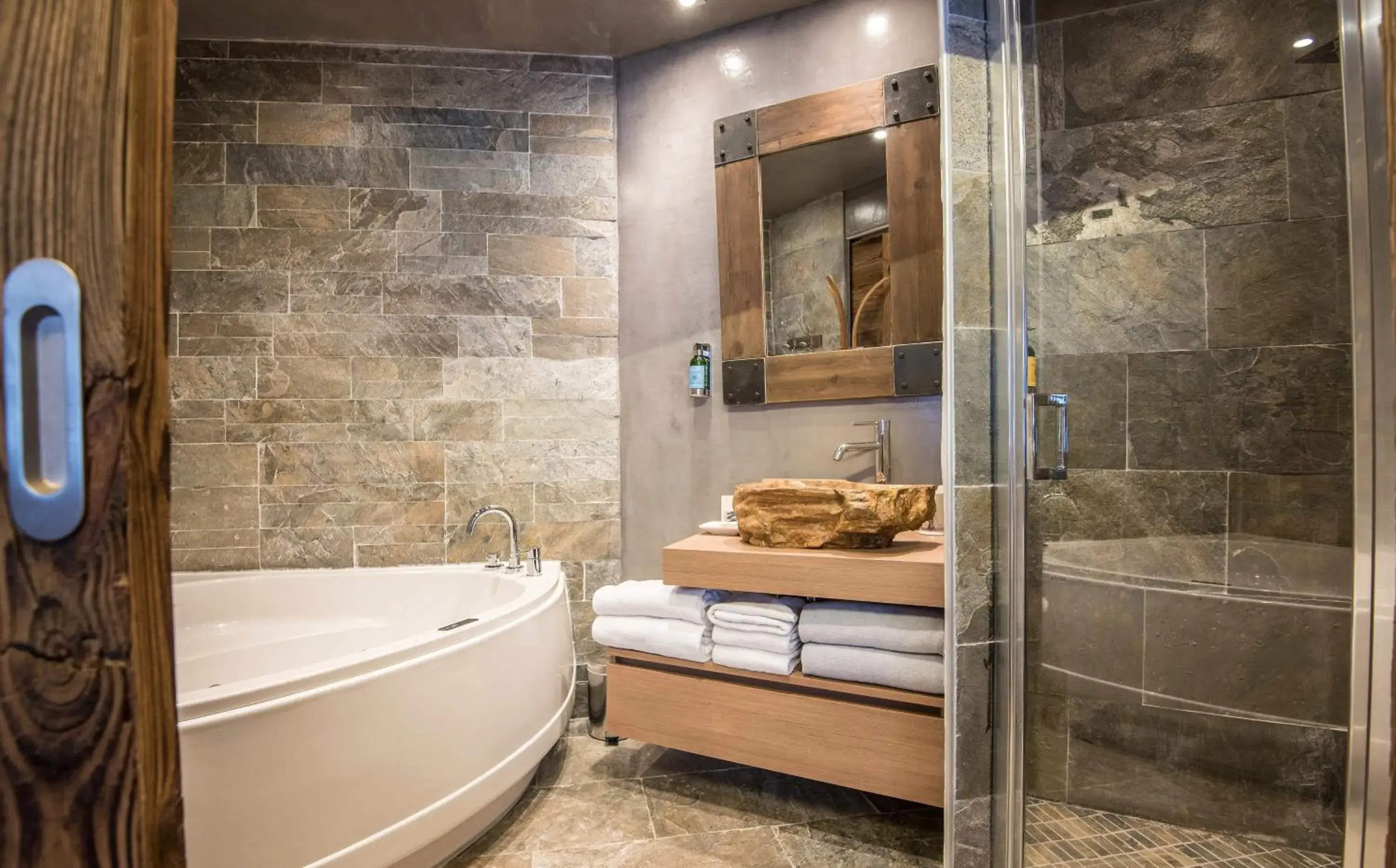 Suite in Les Grands Montets Hotel & Spa Suite in Les Grands Montets Hotel & Spa