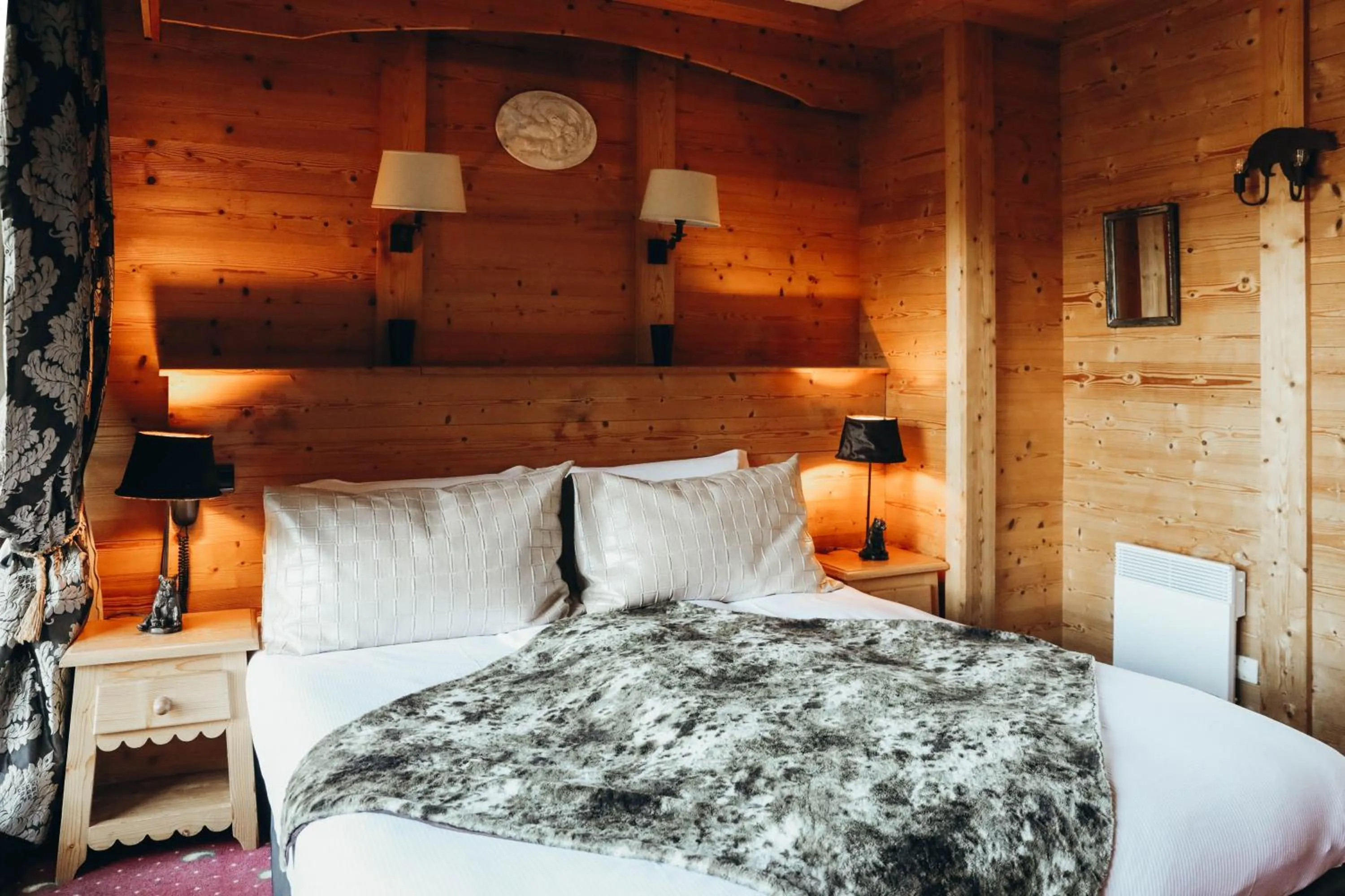 Bedroom, Bed in Les Grands Montets Hotel & Spa