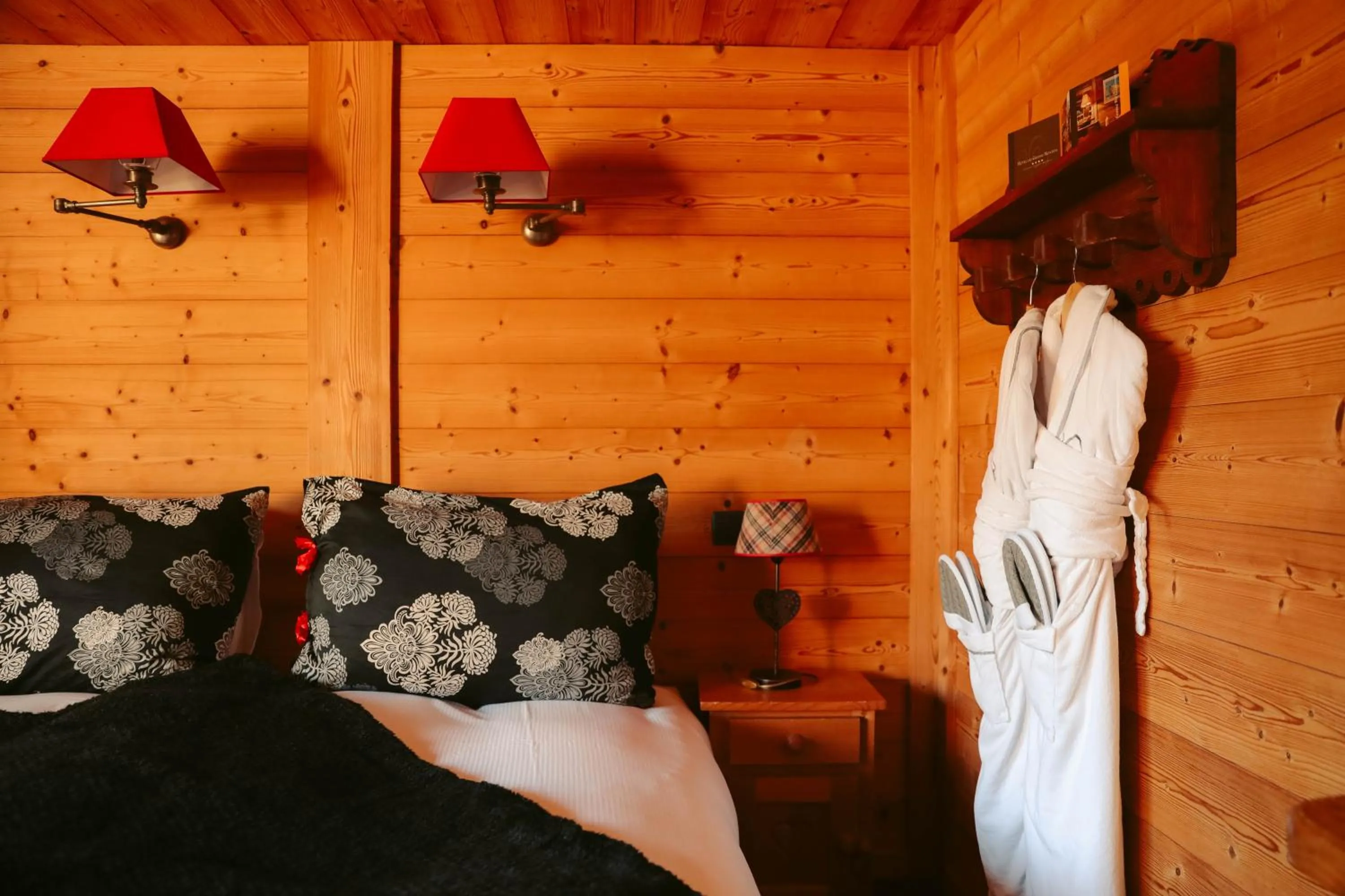 Bedroom, Bed in Les Grands Montets Hotel & Spa