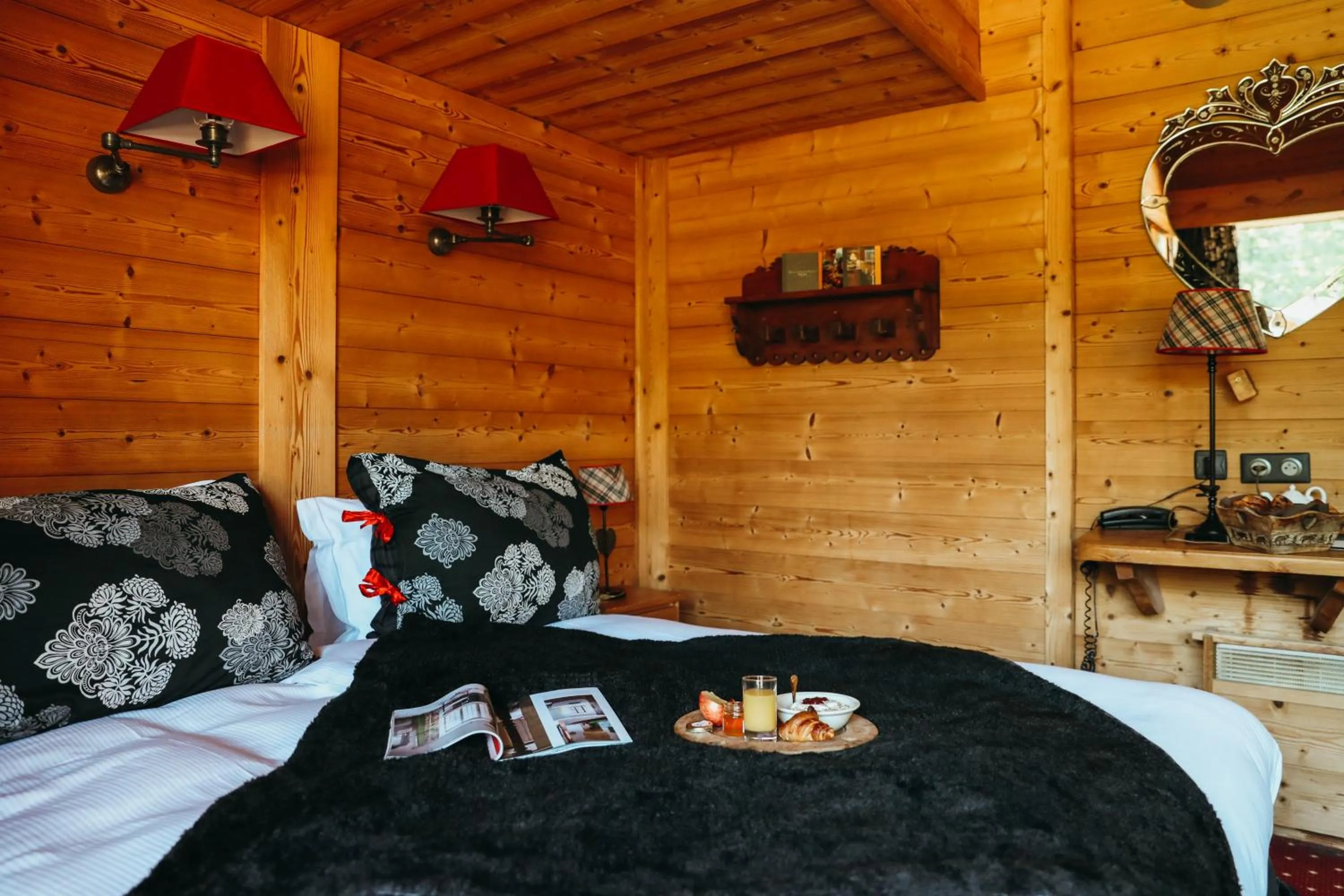 Bedroom, Bed in Les Grands Montets Hotel & Spa