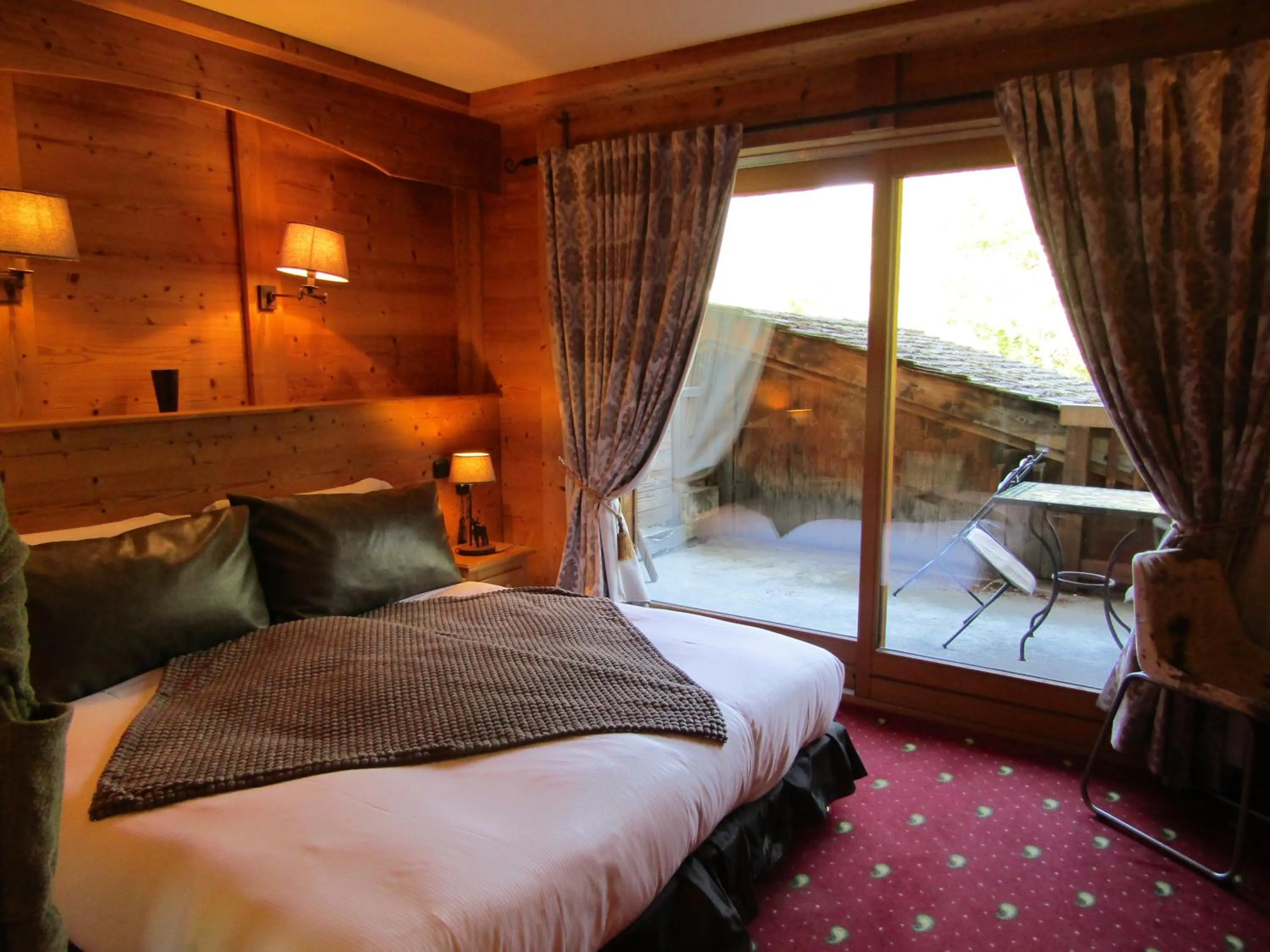 Bed in Les Grands Montets Hotel & Spa
