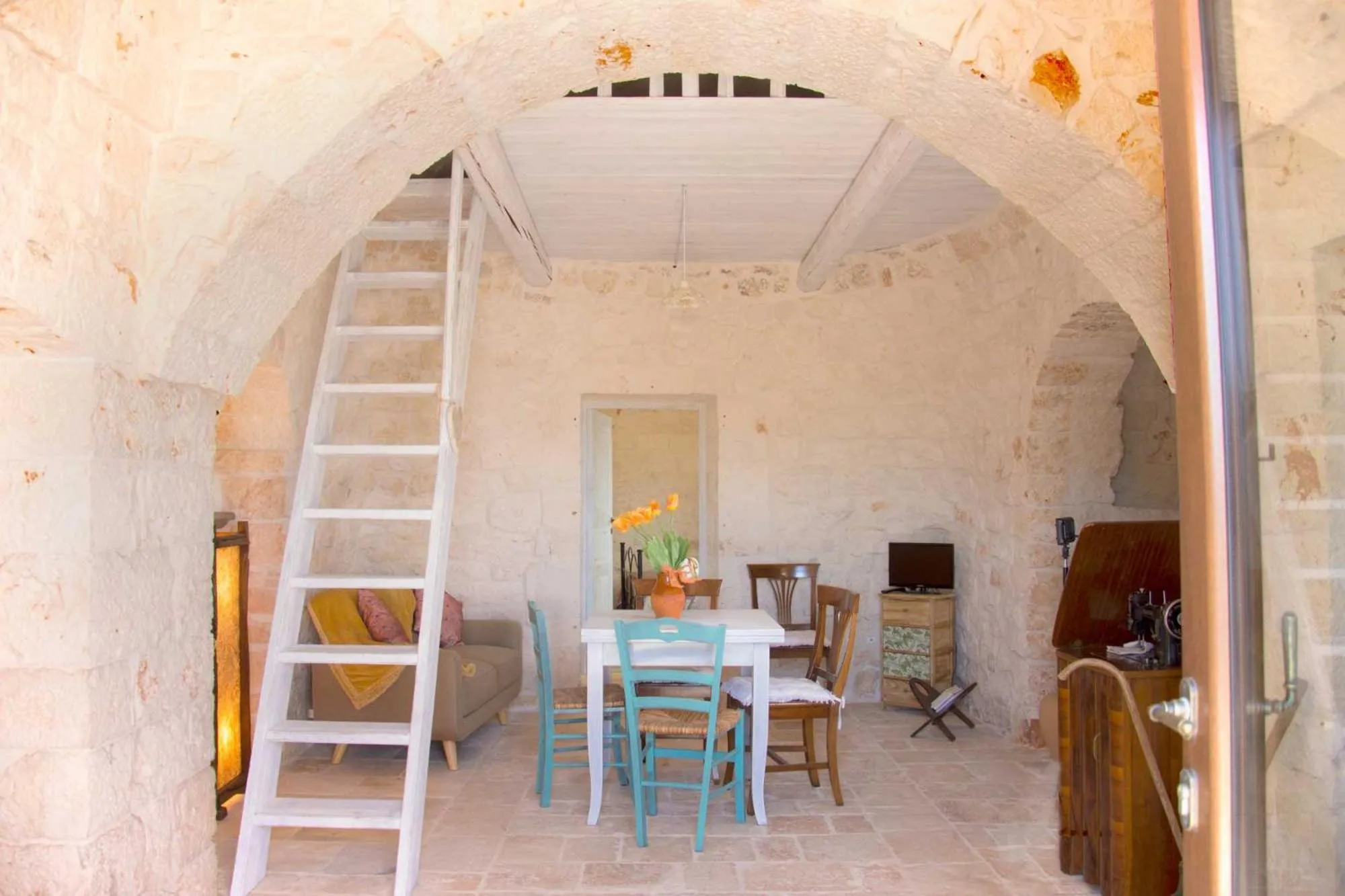 Dining area in Trullo Sweet Trullo