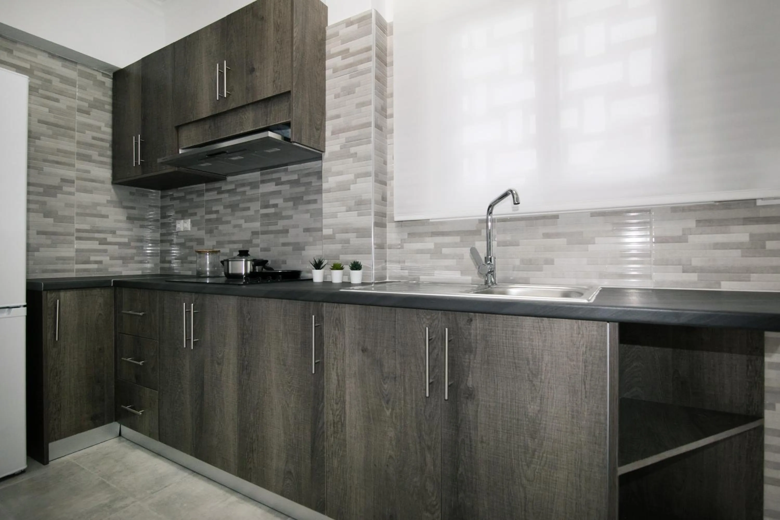 Kitchen or kitchenette in WSD Glory I Hotel Apartment