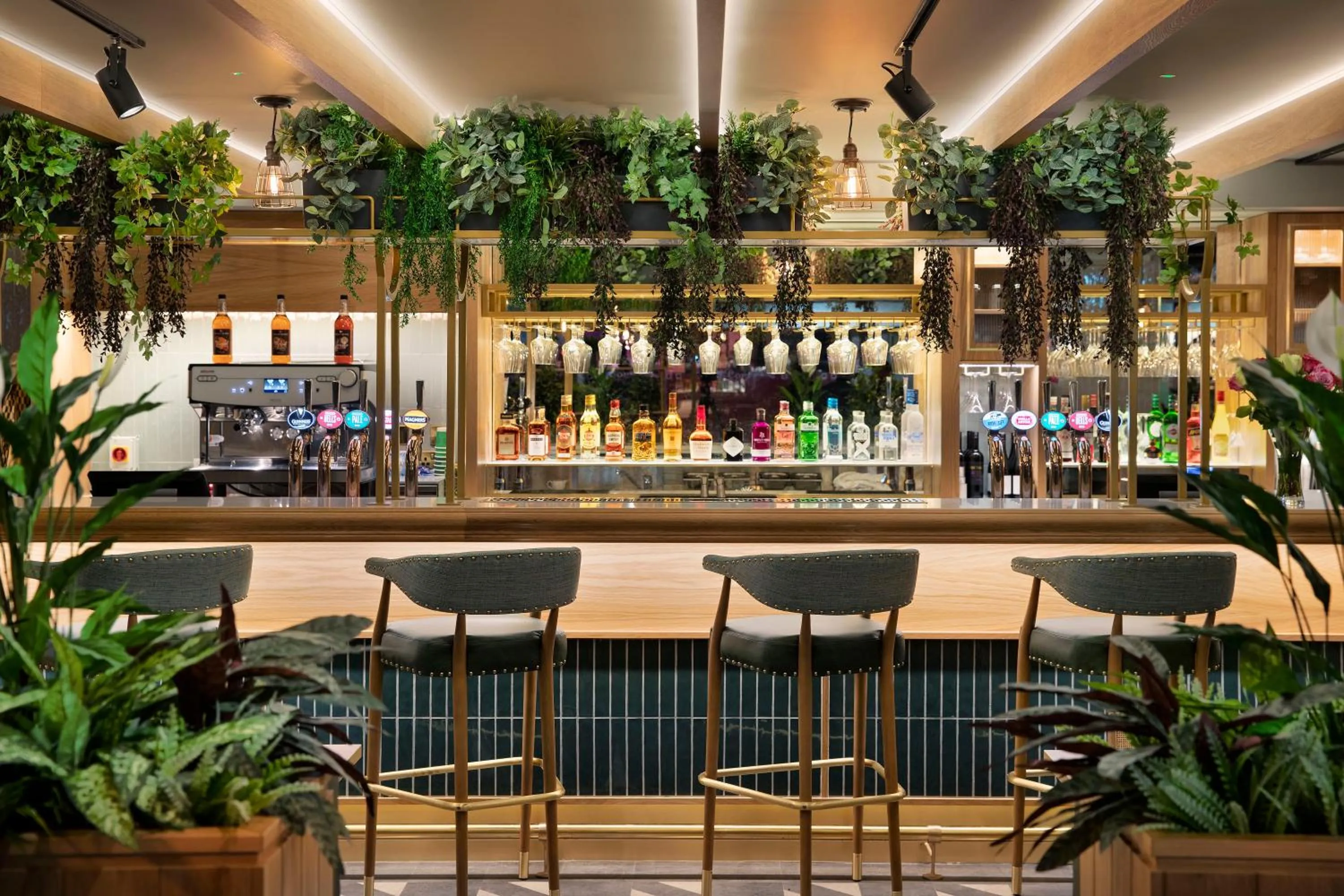 Restaurant/places to eat in Leonardo Hotel Chester