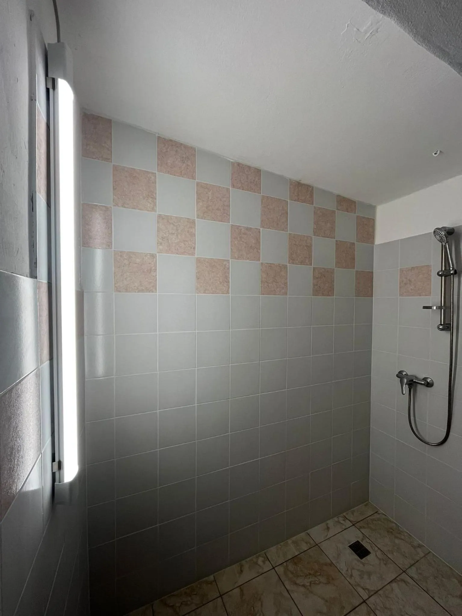 Shower in Rovere dalla riva