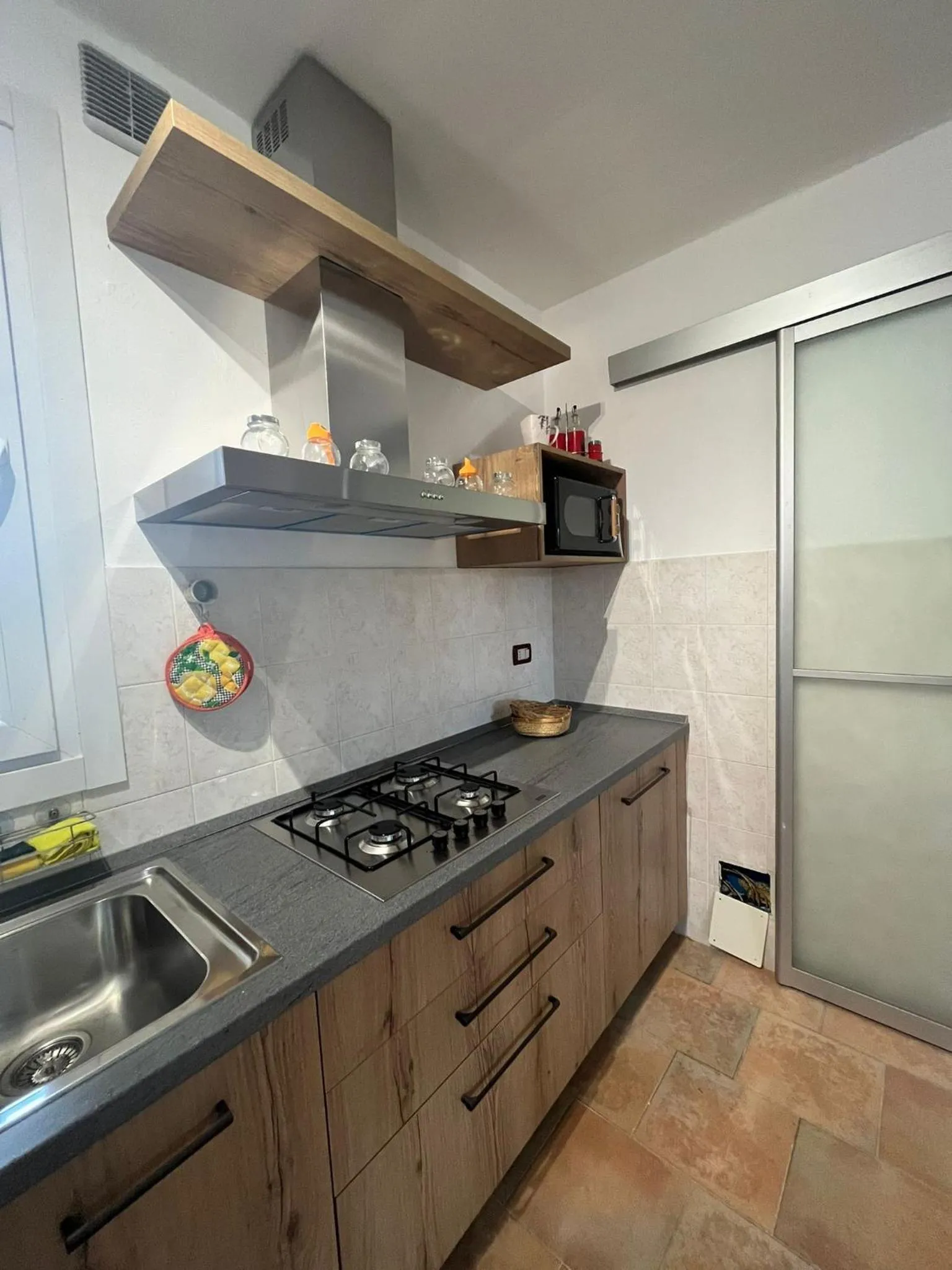 Kitchen or kitchenette in Rovere dalla riva