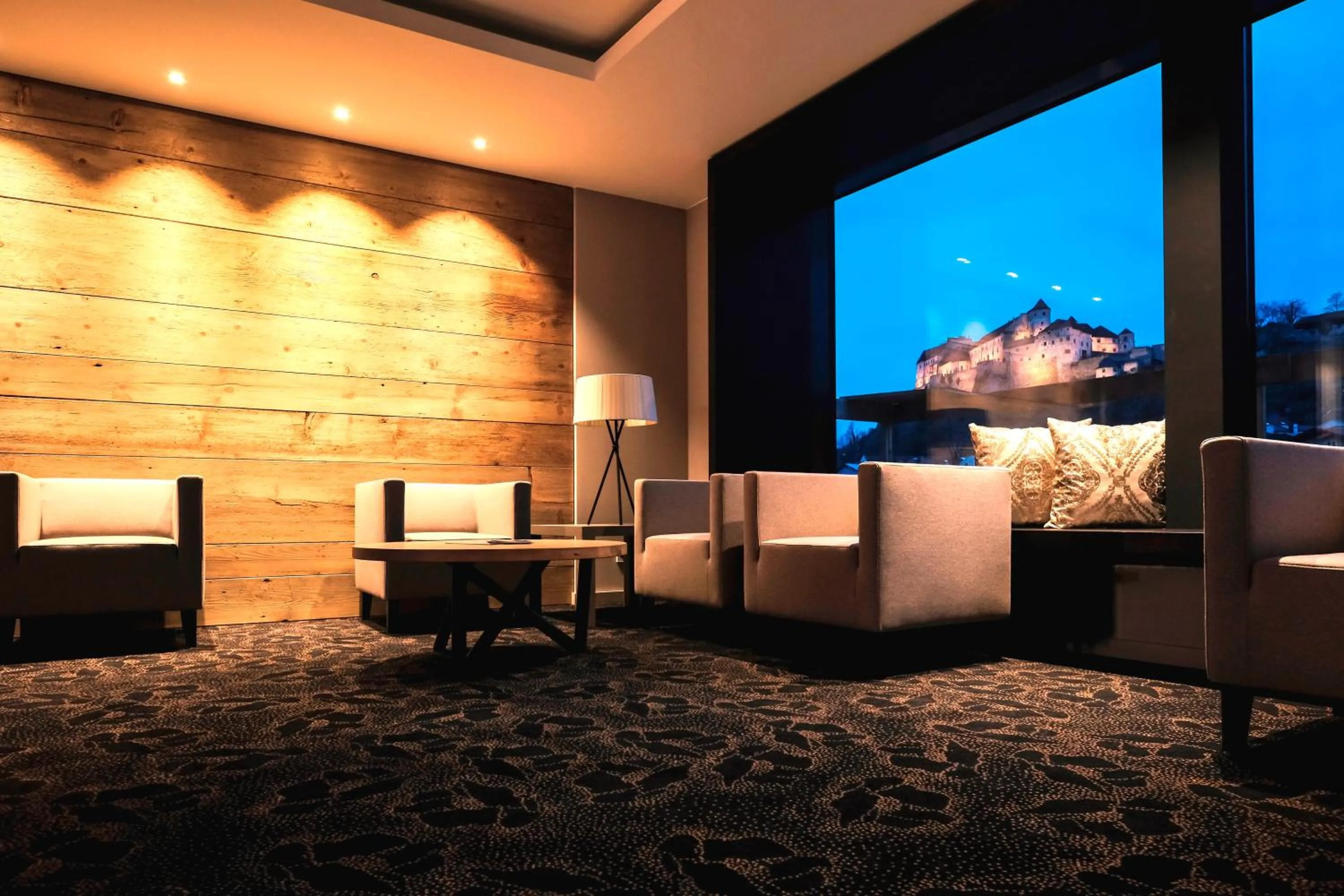 Lounge or bar in Hotel Burgblick, bei Burghausen