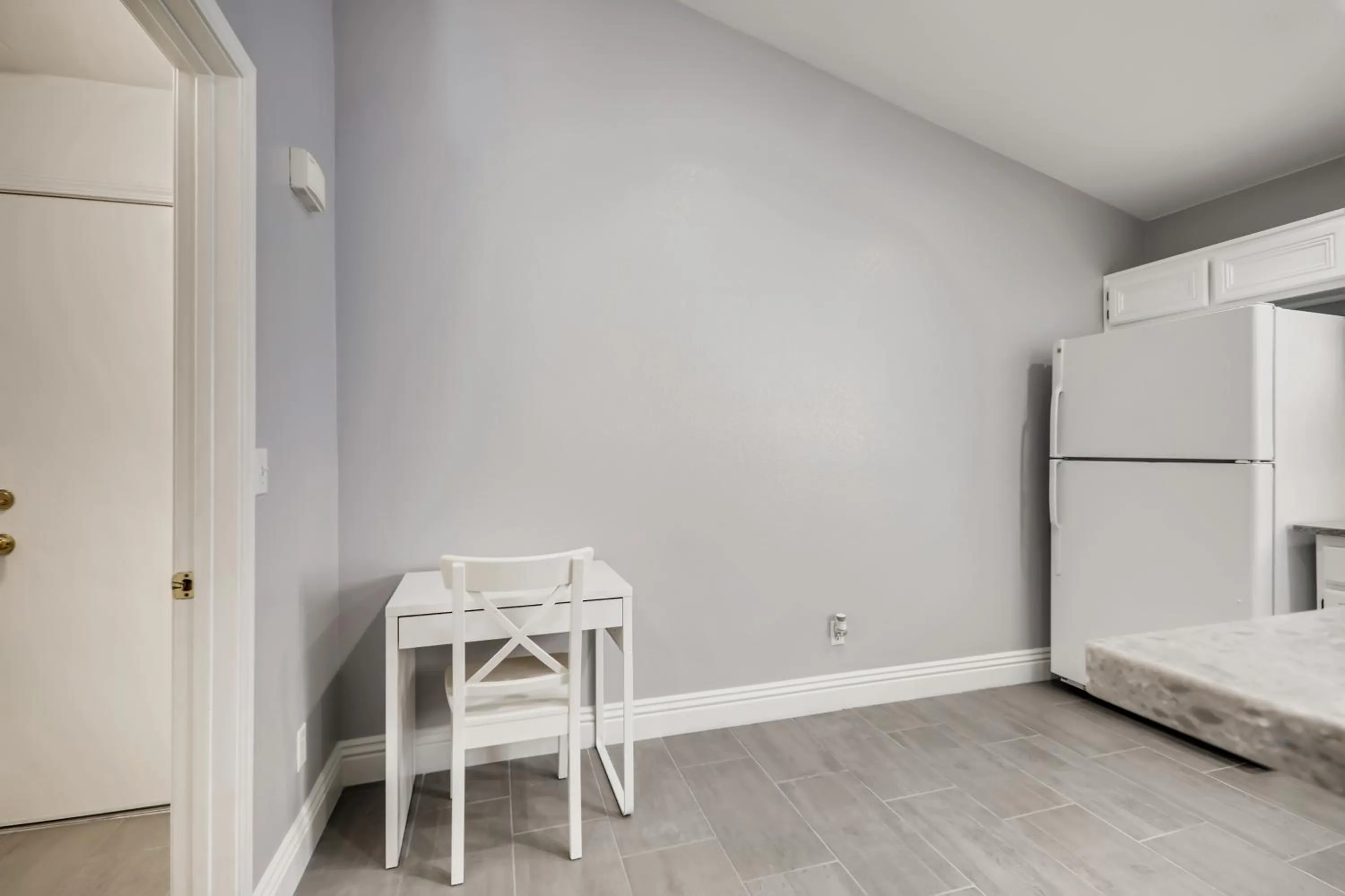 Dining area, Bed in Luxurious House With A Pool, Spa, and Patio, Sleeps 6 Comfortably