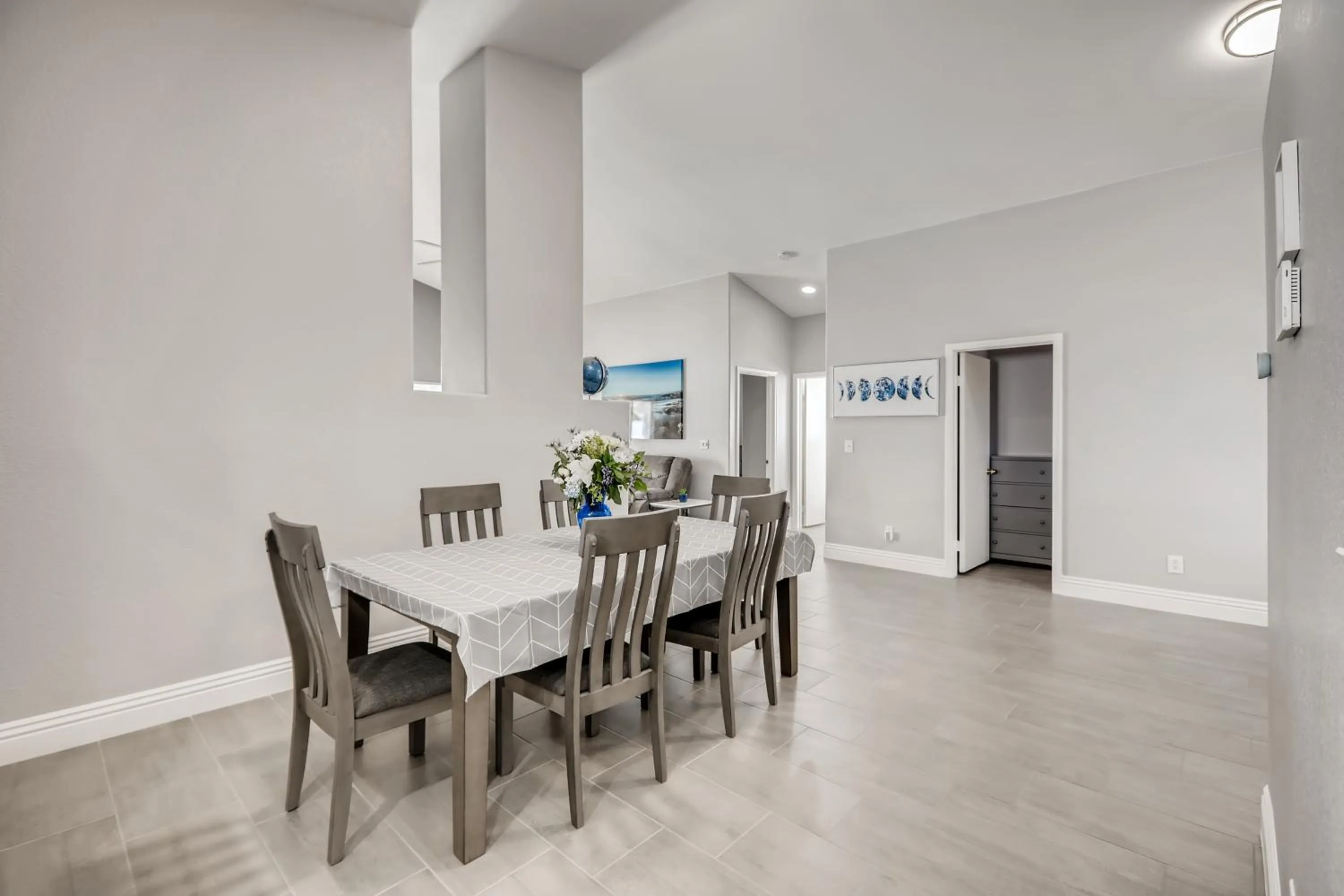 Dining area in Luxurious House With A Pool, Spa, and Patio, Sleeps 6 Comfortably