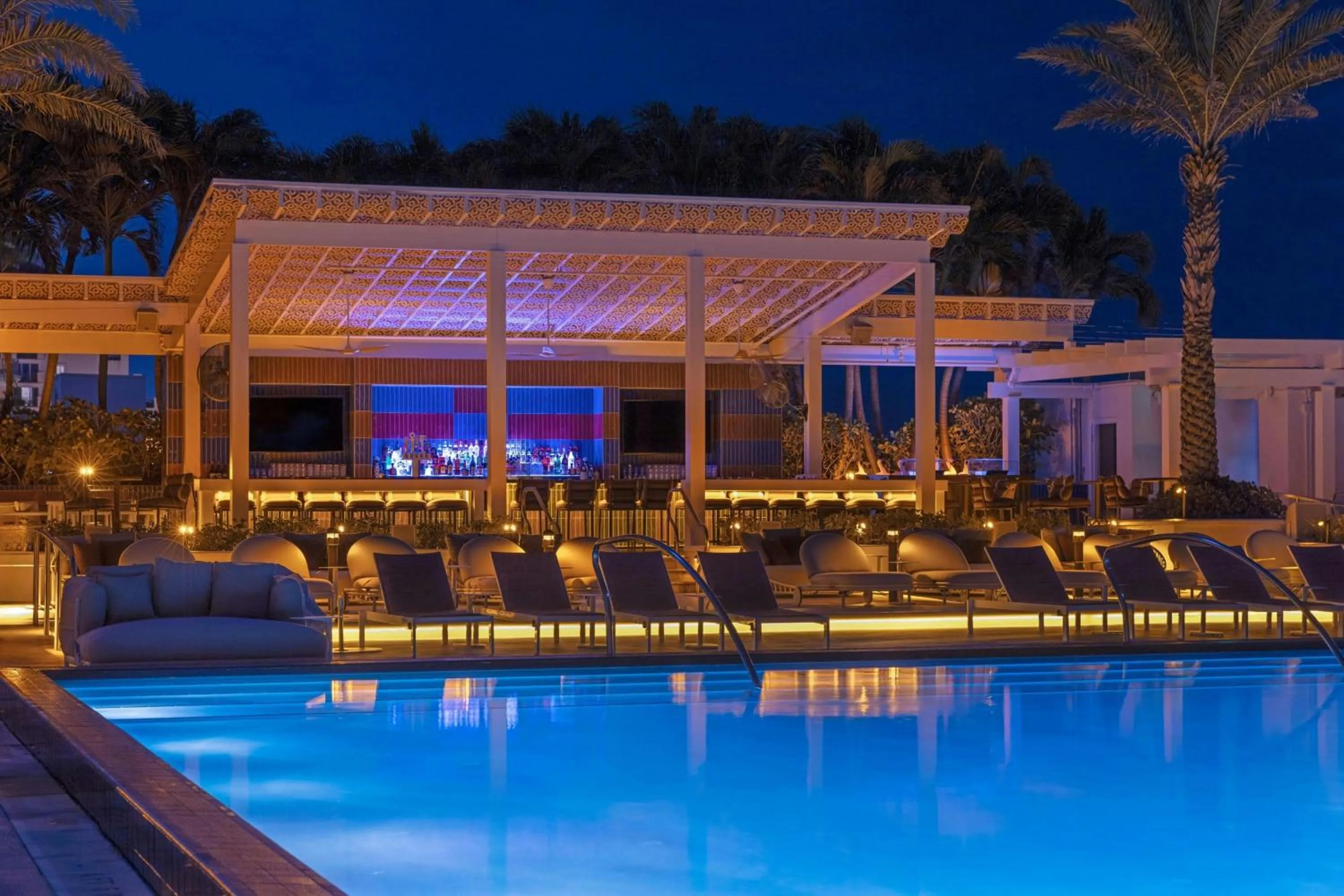 Swimming pool in W Fort Lauderdale