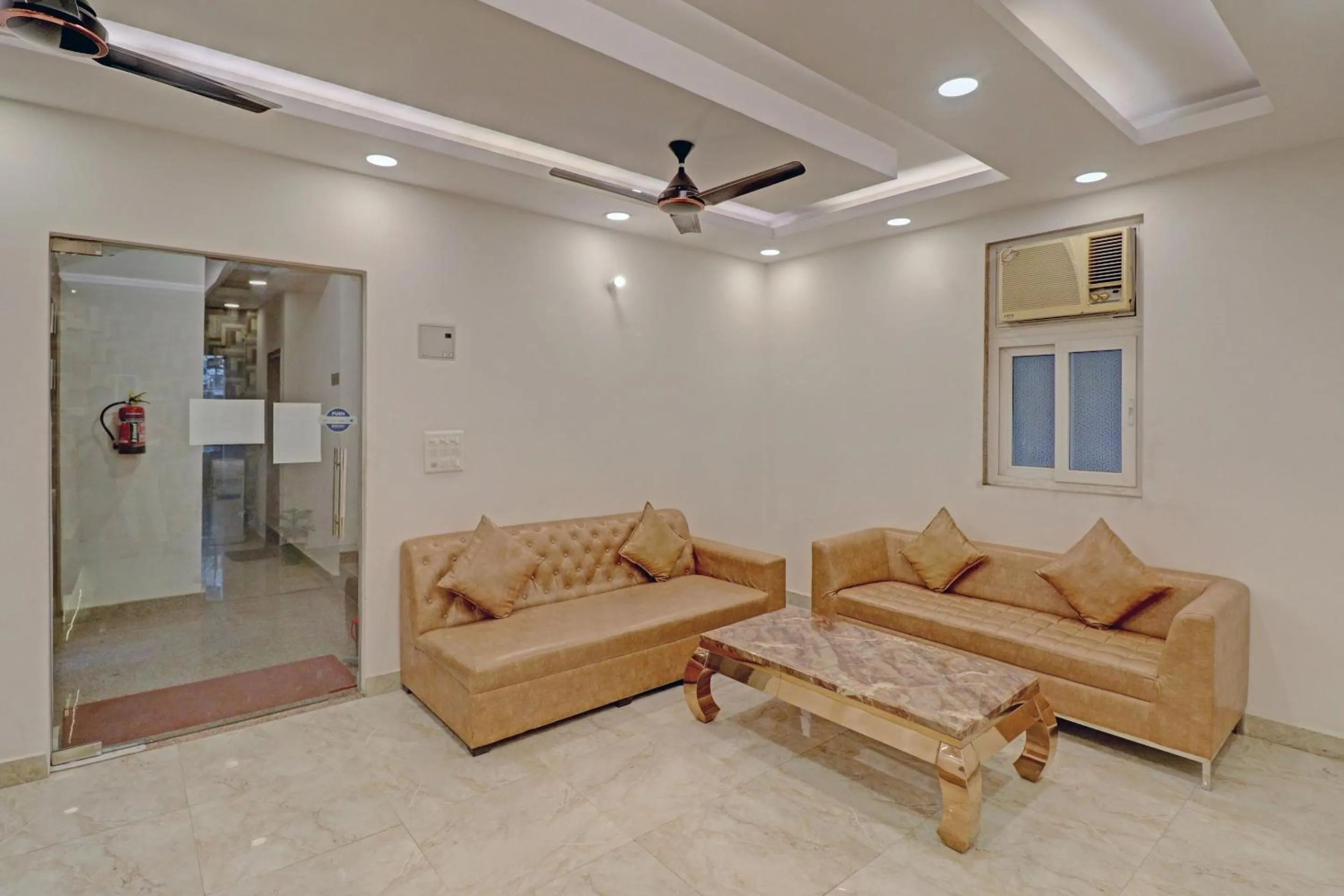 Lobby or reception in Super Collection O Spot Light Near Tughlakabad Station Metro Station