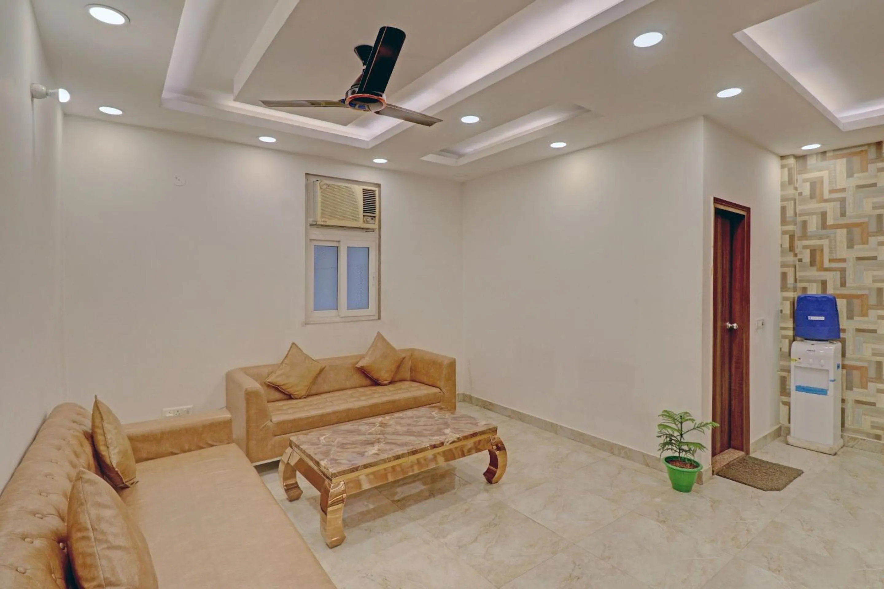 Lobby or reception in Super Collection O Spot Light Near Tughlakabad Station Metro Station