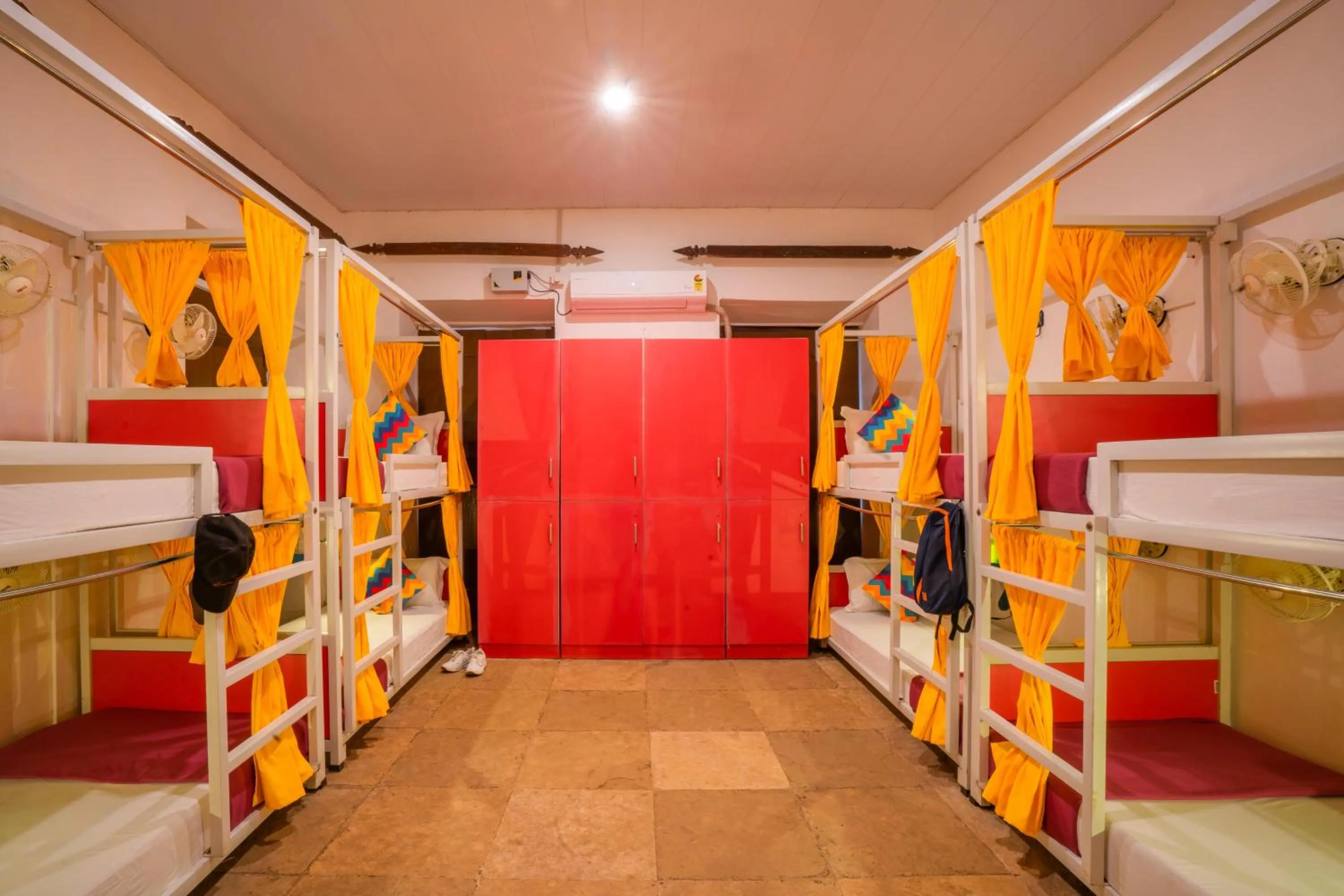 Bed in goSTOPS Lite Goa, Calangute