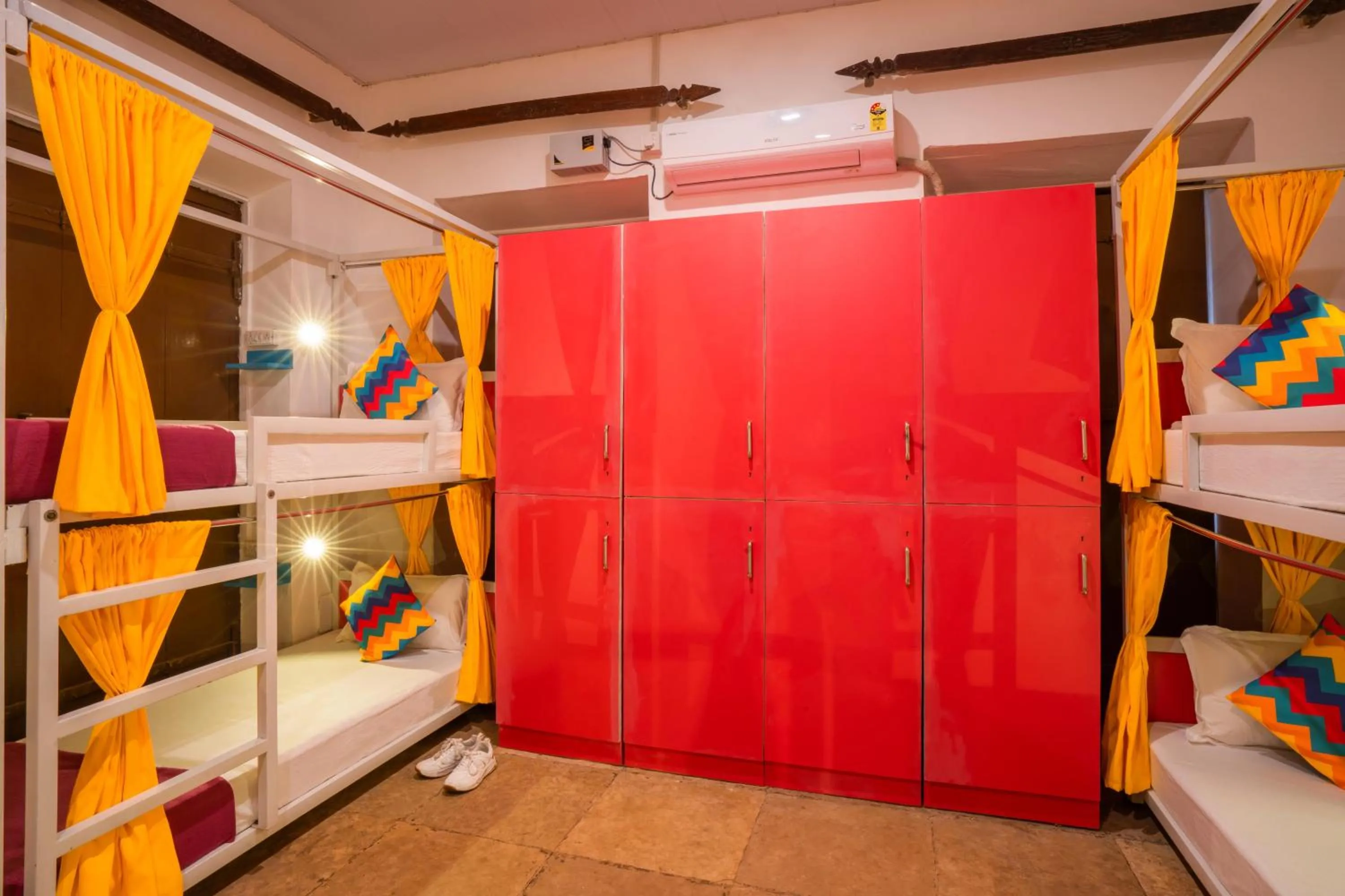 Bed in goSTOPS Lite Goa, Calangute