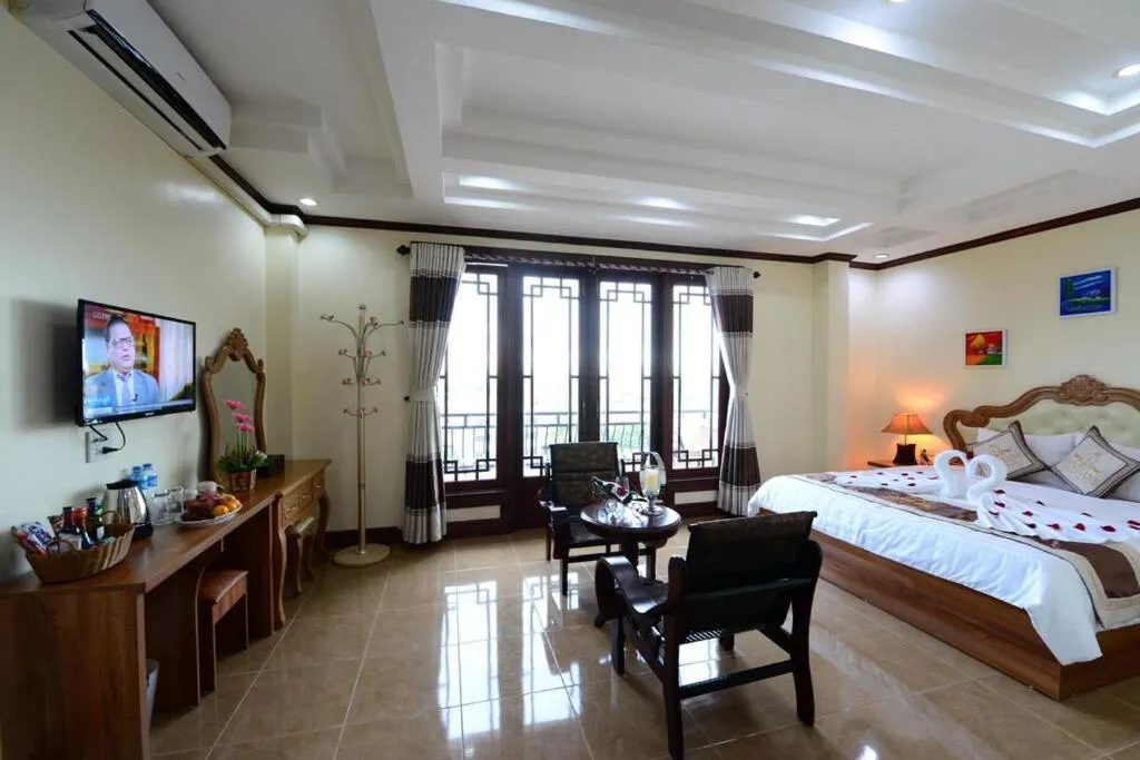 Bed in Vientiane Luxury Hotel